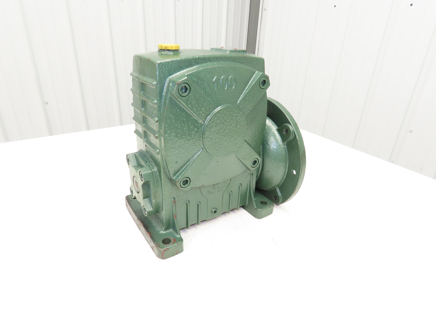 Yannuo WPDA Gear Reducer 50:1 Ratio Gearbox 35rpm RH Output 100L Metric Frame