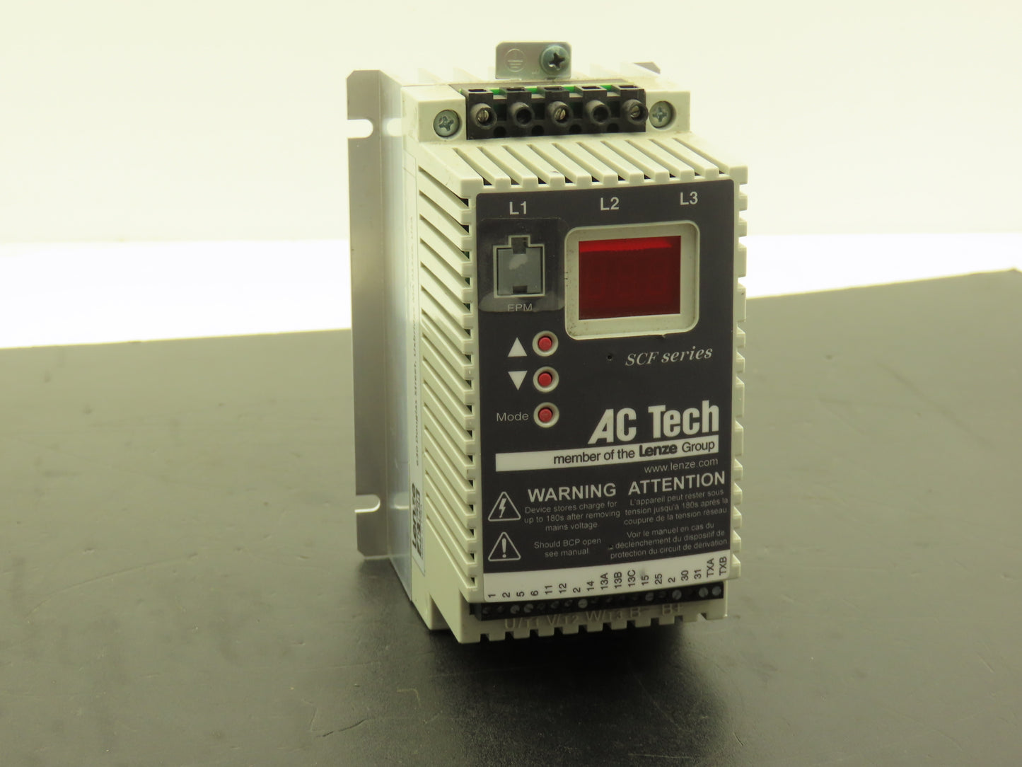 Lenze AC Tech SF410 Variable Speed VFD AC Drive 1Hp 480V 3PH SCF Series