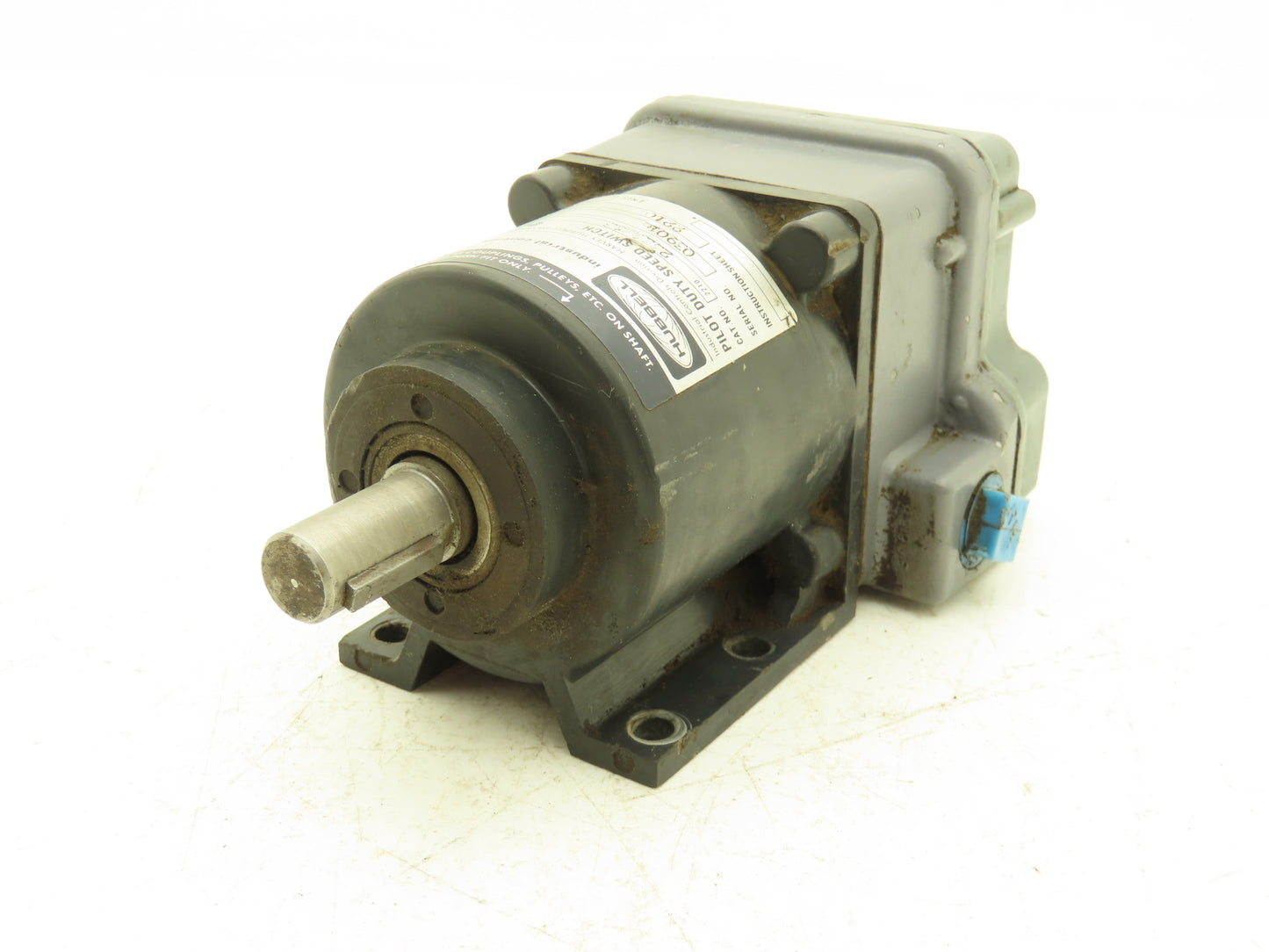 Hubbell  2210-232CC13  Pilot Duty Speed Switch Industrial Controls 5/8" Shaft