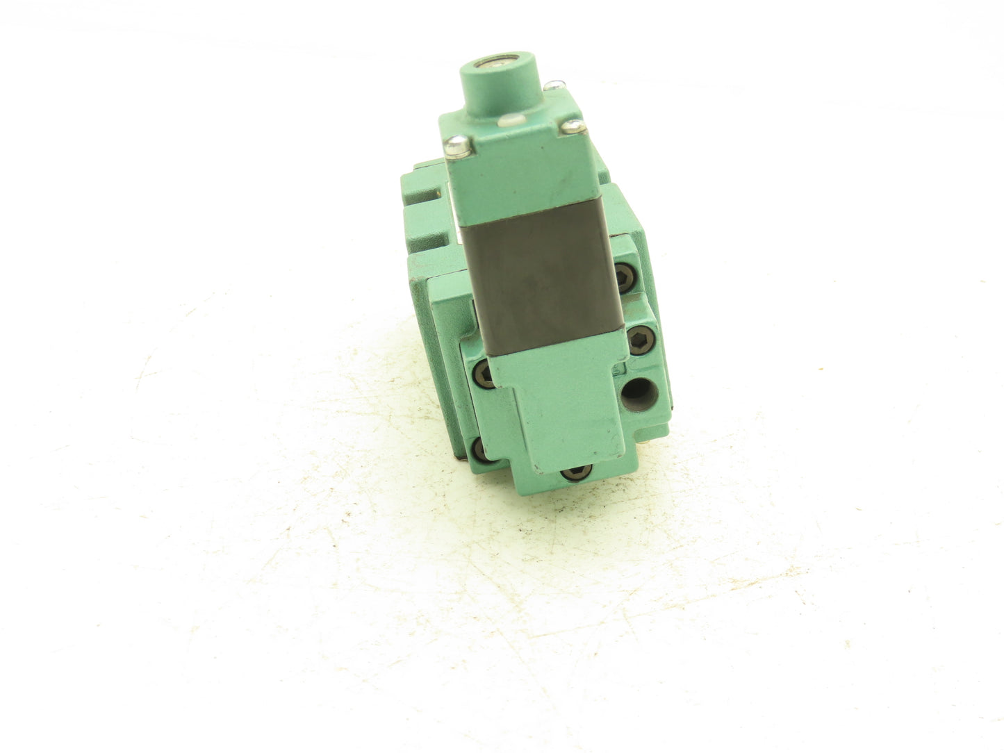 Numatics 554BA400K014X30 Pneumatic Valve W/120VAC Solenoid 50-60 Hz 120 PSI