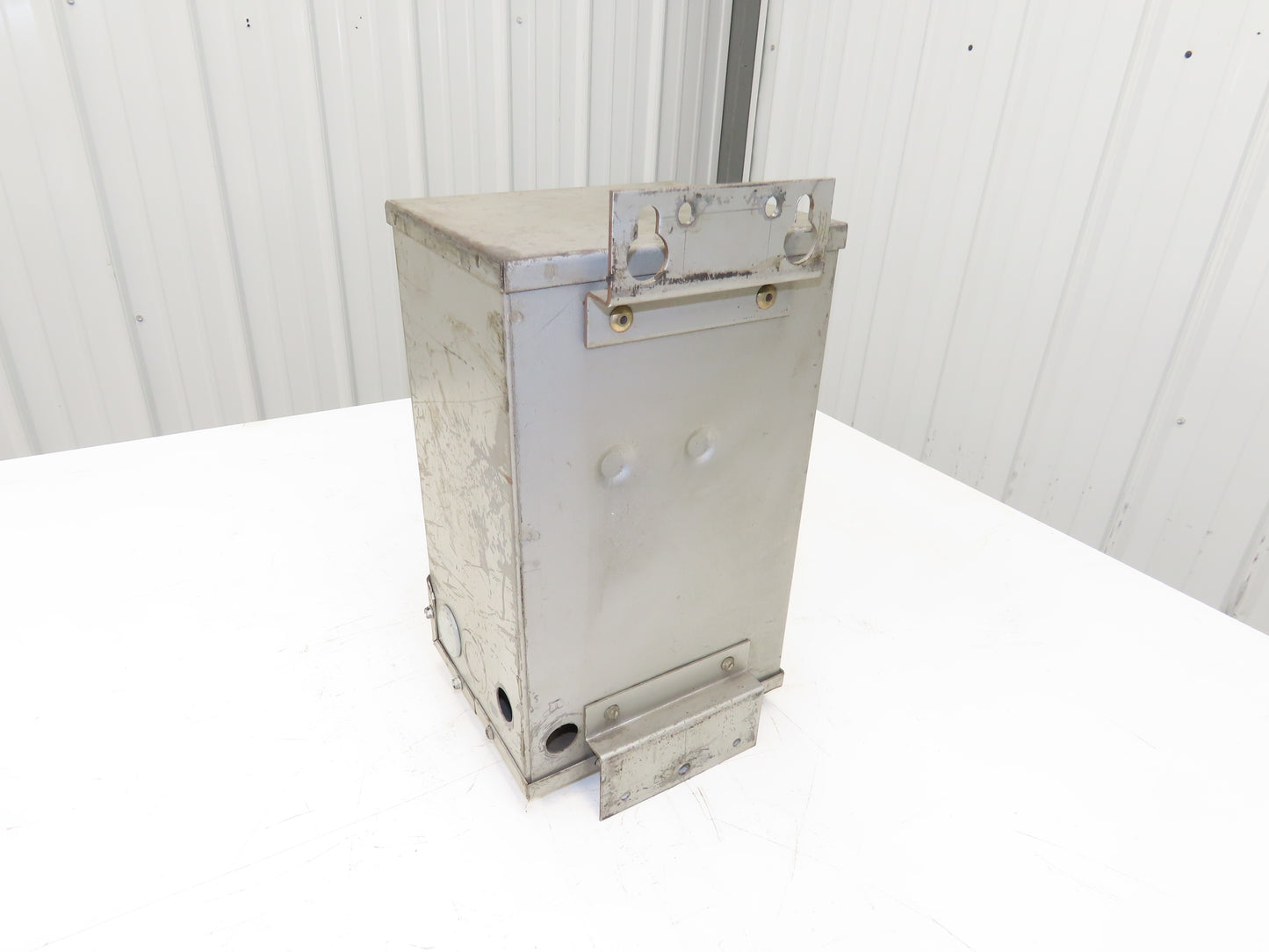 Dongan 85-1050SH Transformer 3KVA 1PH 240v/480v Pri 120v/240v Sec Wall Mount