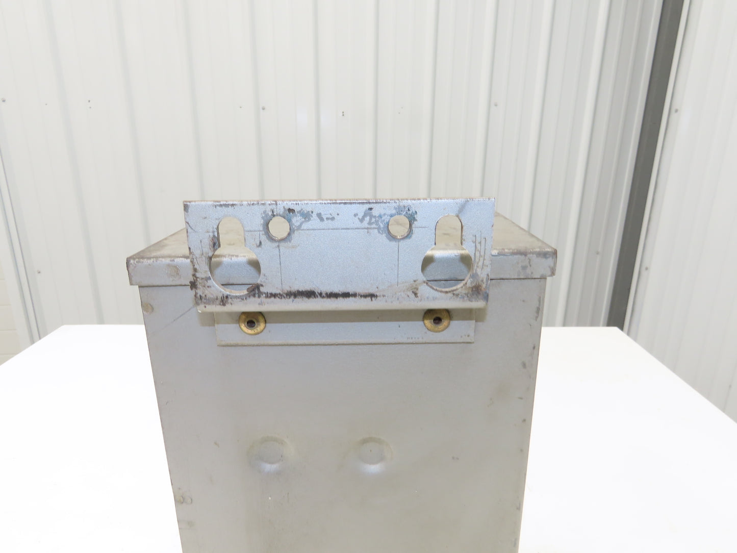 Dongan 85-1050SH Transformer 3KVA 1PH 240v/480v Pri 120v/240v Sec Wall Mount