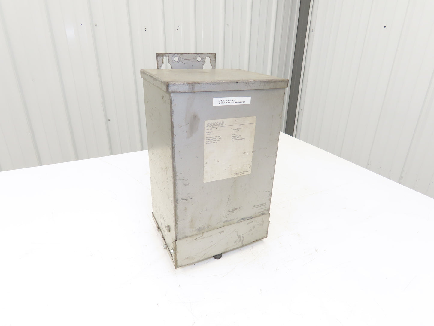 Dongan 85-1050SH Transformer 3KVA 1PH 240v/480v Pri 120v/240v Sec Wall Mount