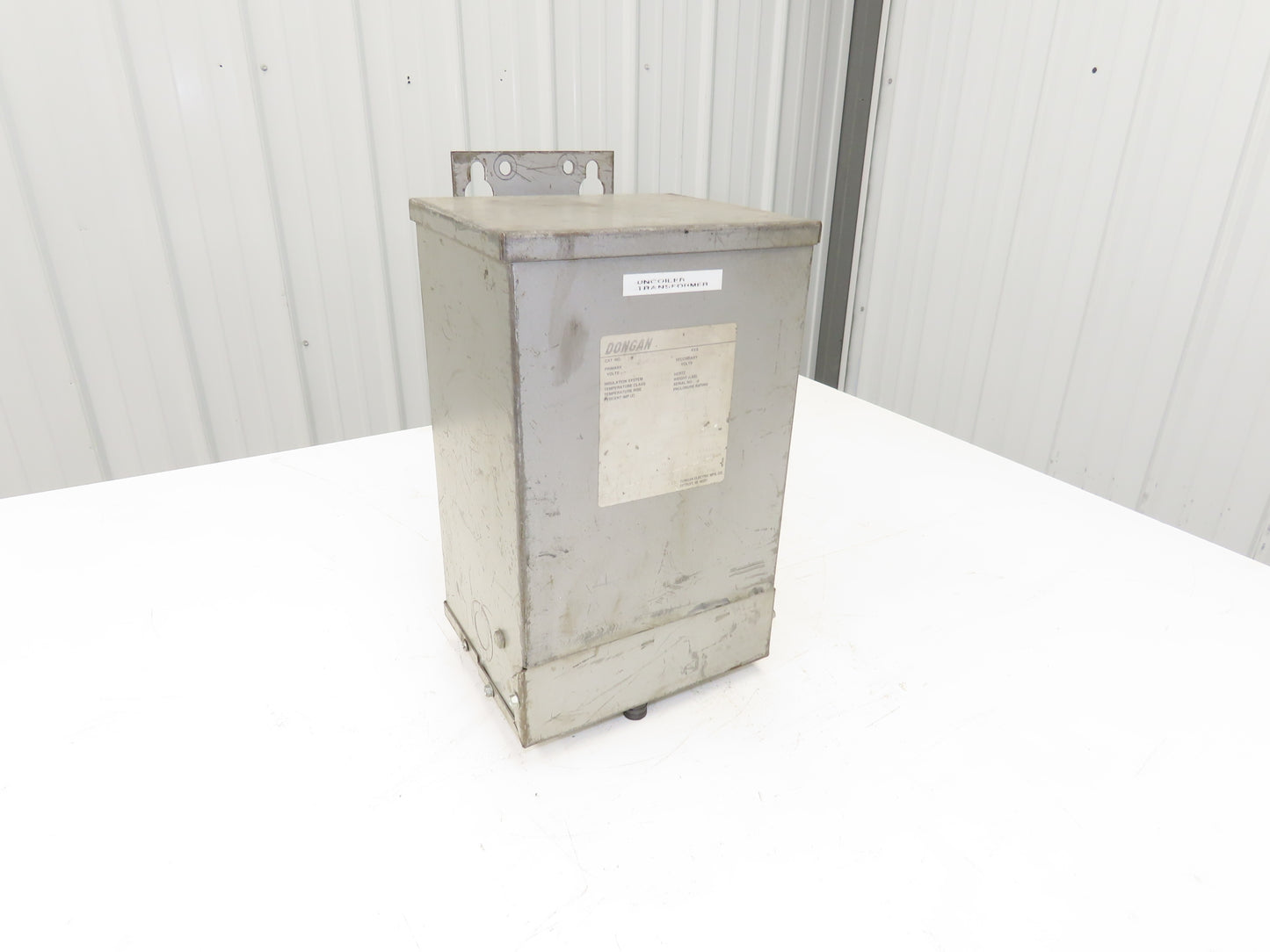 Dongan 85-1050SH Transformer 3KVA 1PH 240v/480v Pri 120v/240v Sec Wall Mount