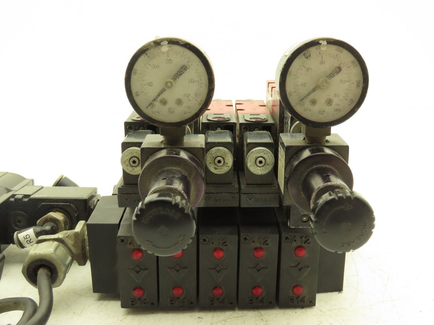 Versa CSG-4232-043-P-A120 Pneumatic Solenoid Valve Manifold Assy C5M-4302-5-PL-X