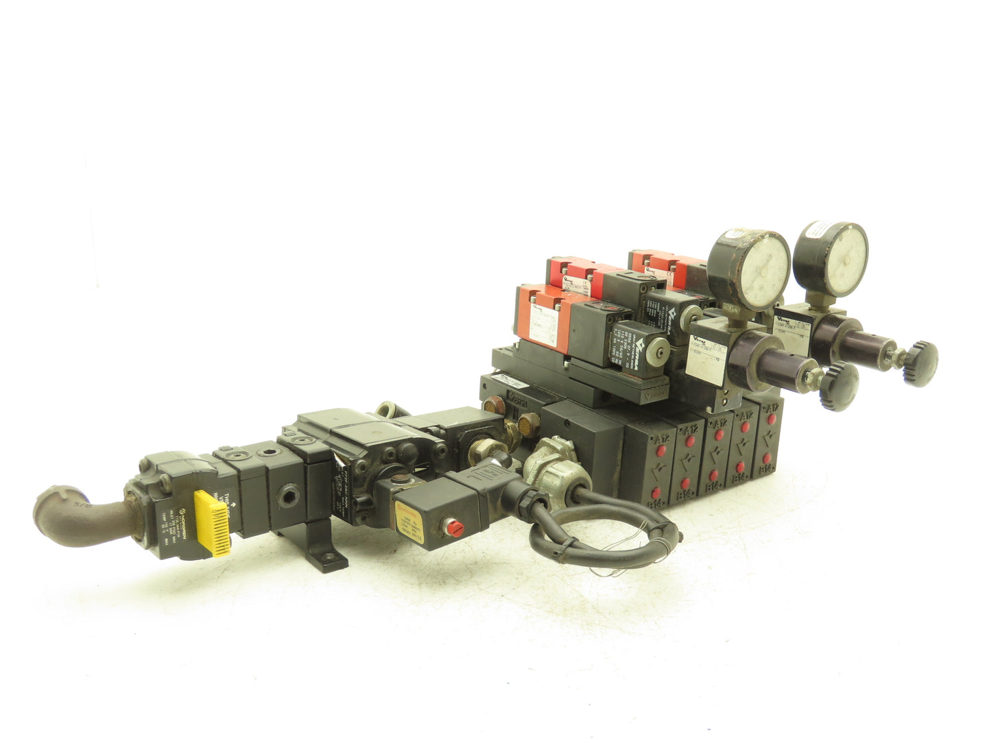 Versa CSG-4232-043-P-A120 Pneumatic Solenoid Valve Manifold Assy C5M-4302-5-PL-X