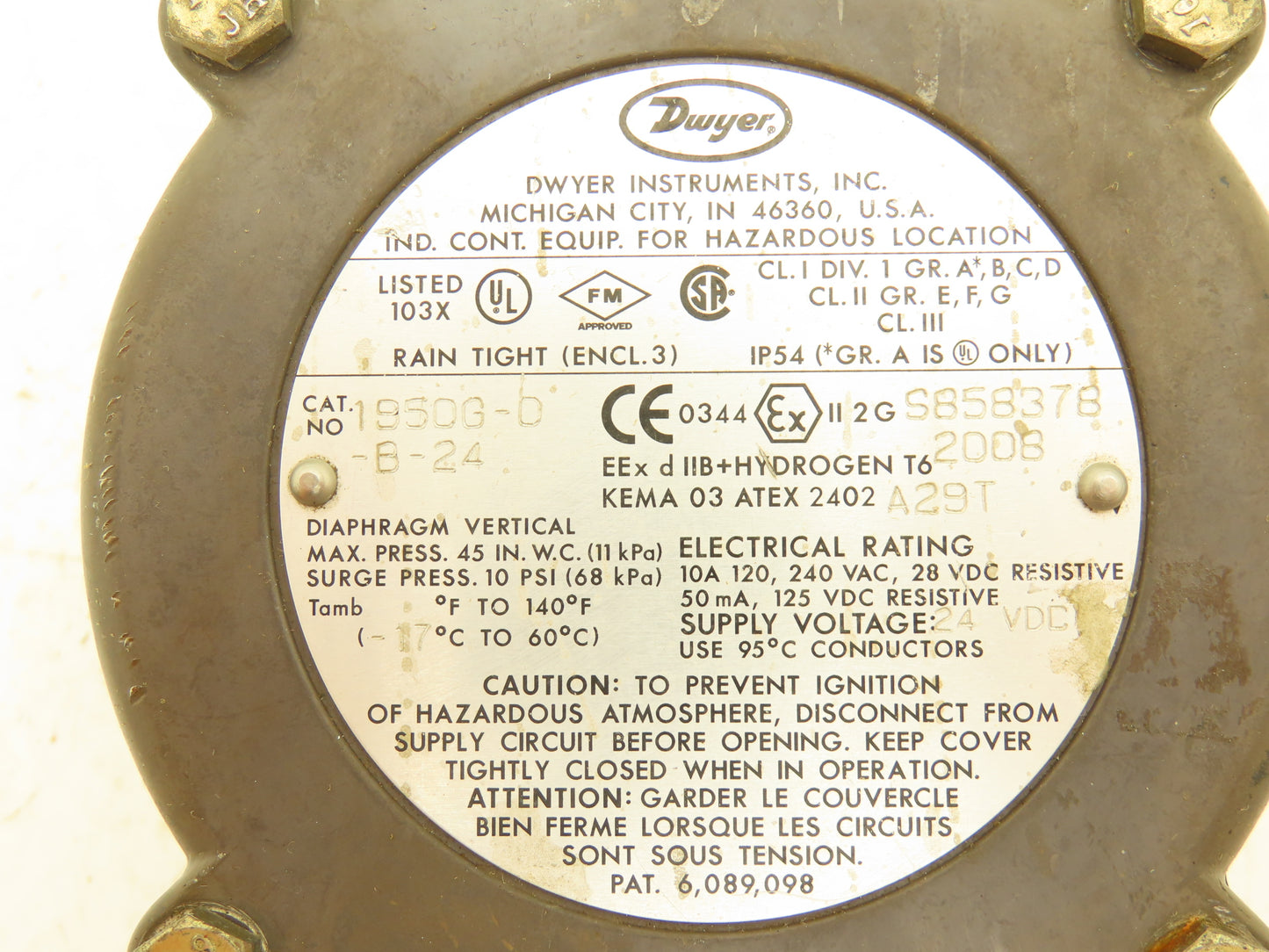 Dwyer 1950G-0-B-24 Explosion Proof Differential Pressure Switch 24VDC/120-240VAC