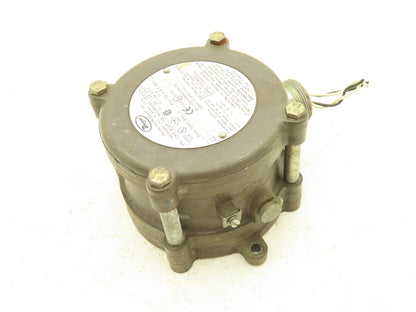 Dwyer 1950G-0-B-24 Explosion Proof Differential Pressure Switch 24VDC/120-240VAC