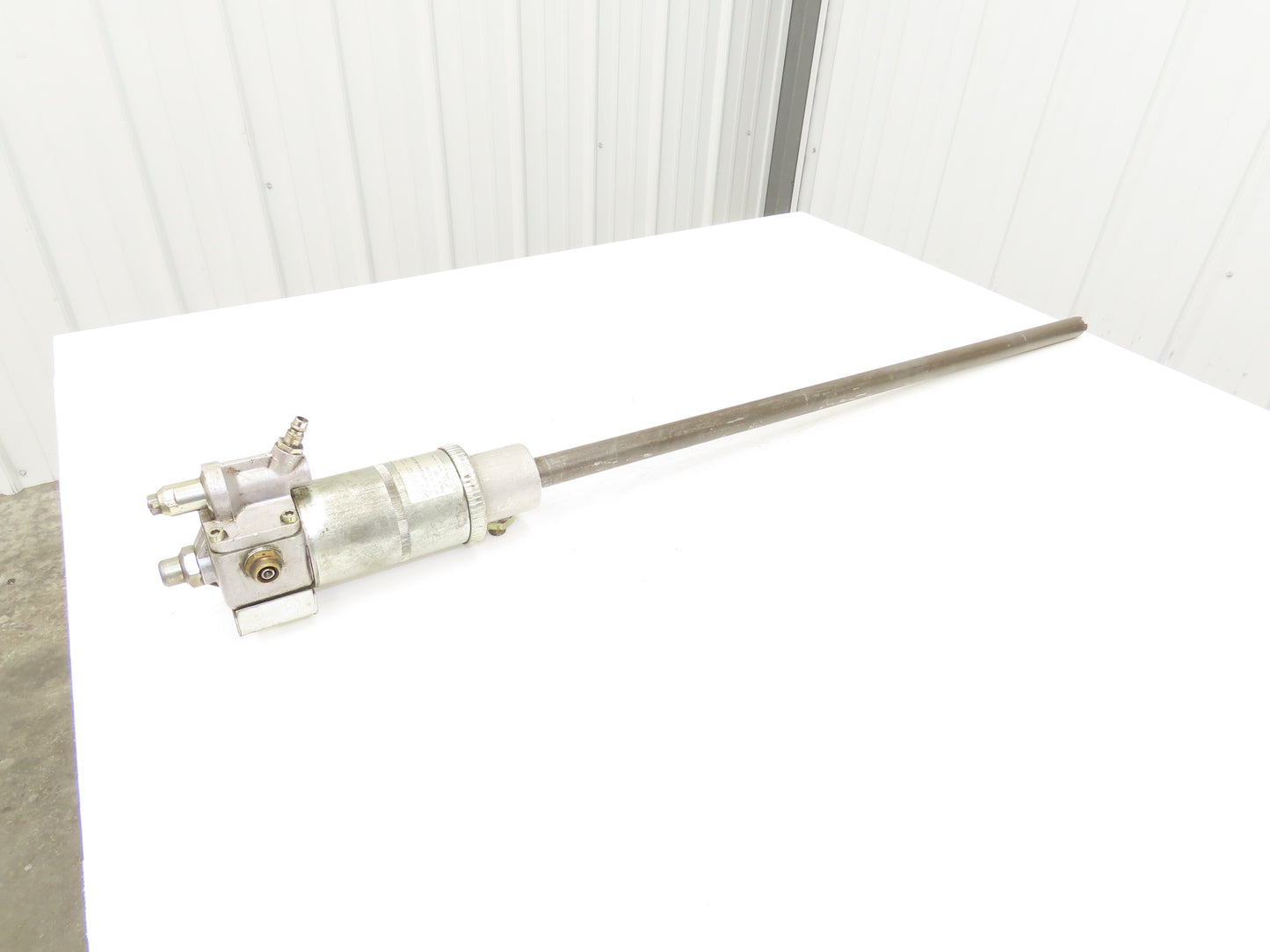 Flaco AM 4/F/200 Pneumatically Operated Medium-Pressure Lubricant Pump 80 Bar