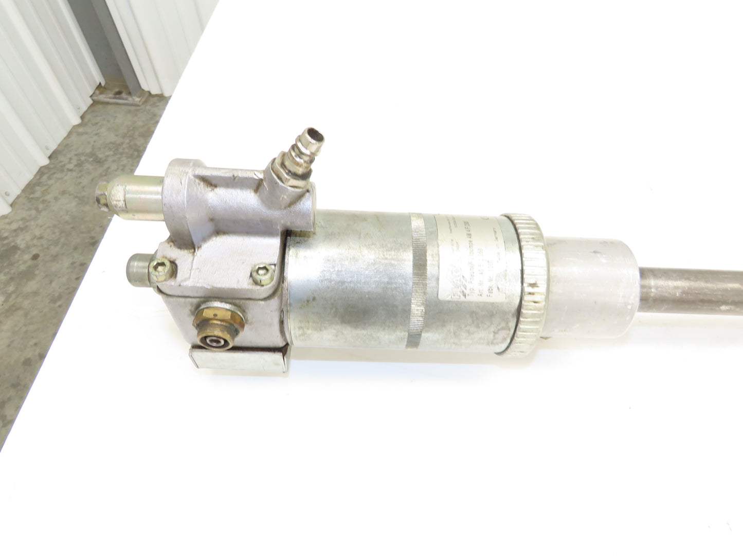 Flaco AM 4/F/200 Pneumatically Operated Medium-Pressure Lubricant Pump 80 Bar