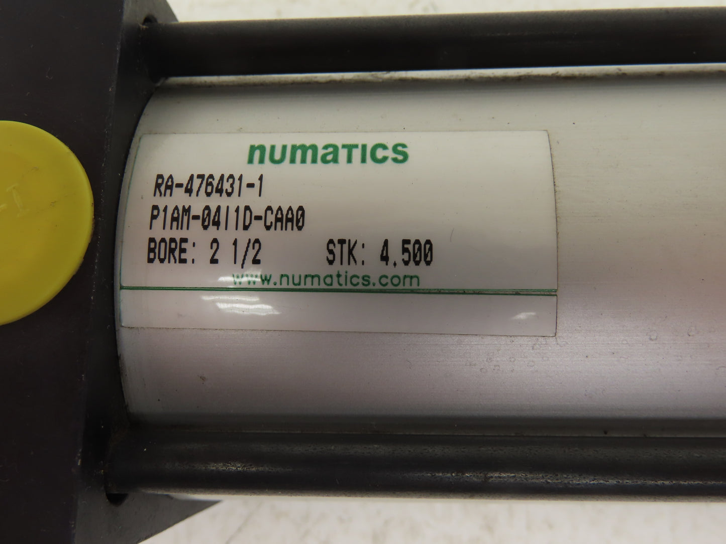 Numatics P1AM-04I1D-CAA0 Pneumatic Air Cylinder 2-1/2" Bore 4-1/2" Stroke