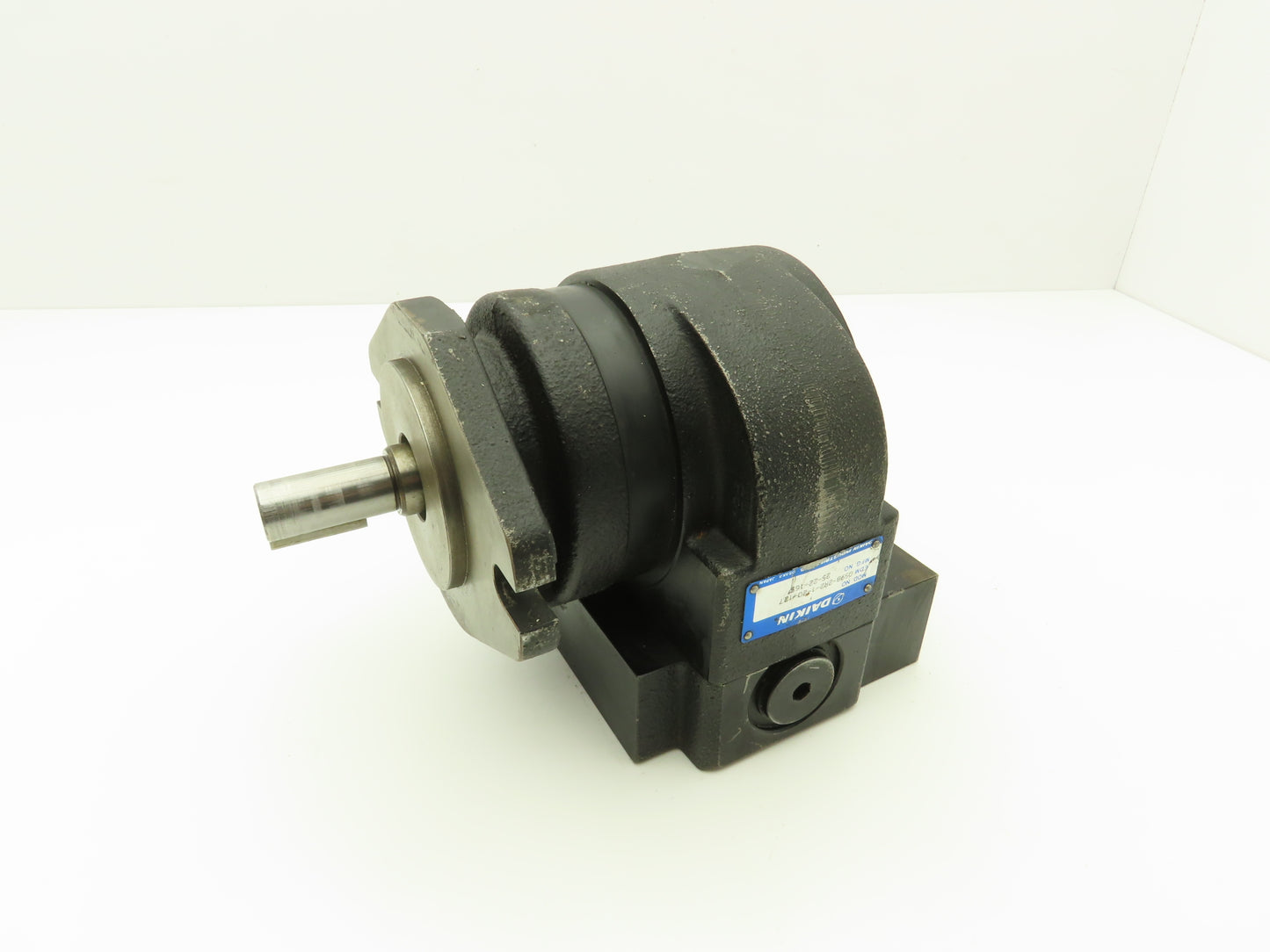 Daikin 059B-2R2-1-20-127 Hydraulic Rotor Pump 20mm Shaft 3/8" NPT