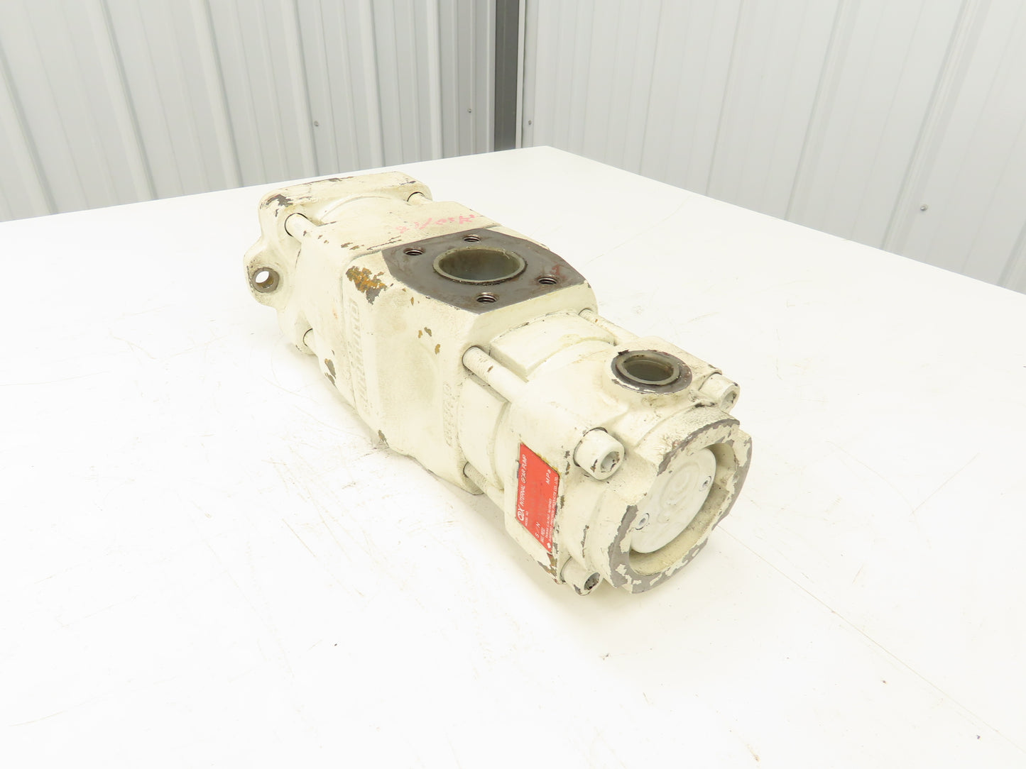 Sumitomo QX4133-63-12.5 Hydraulic Gear Pump Assembly 2-Bolt SAE-B Flange
