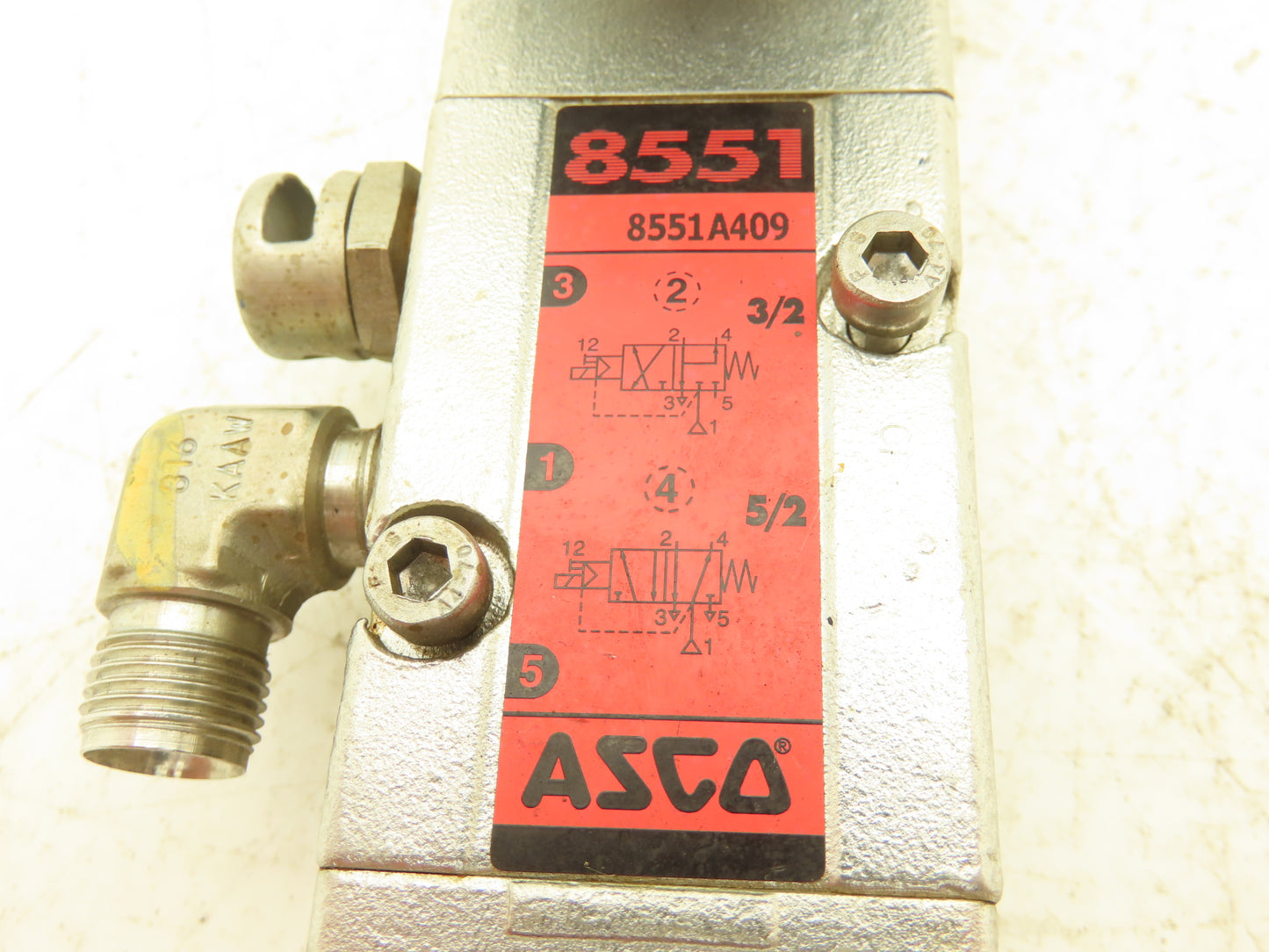 Asco 8551A409  WBIS8551A309 Pneumatic Solenoid Valve 3/2-5/2  1/4"npt  *No Coil