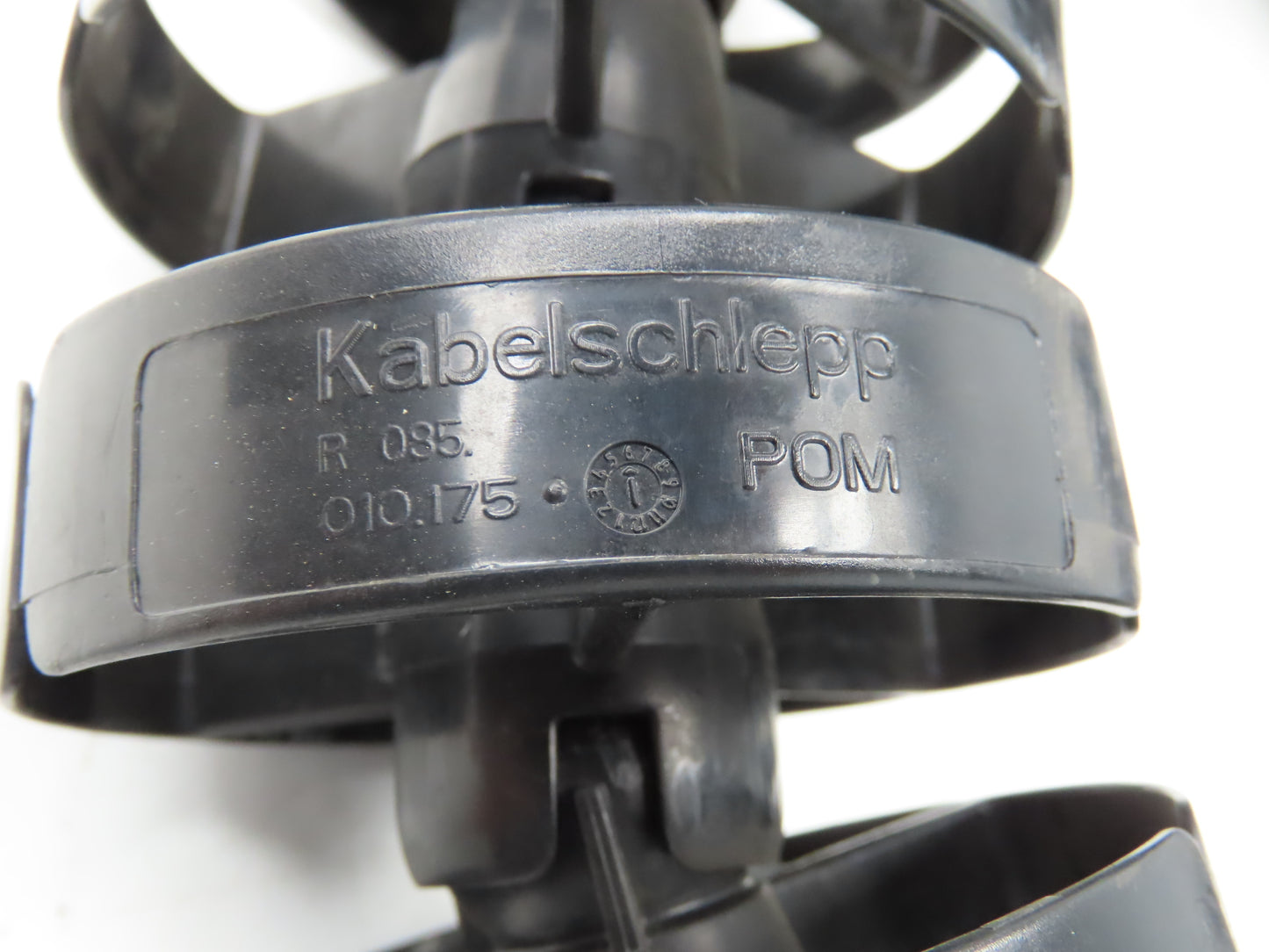 Kabelschlepp R085 10.175 Energy Chain Cable Carrier Round POM 85mm OD 74" Length