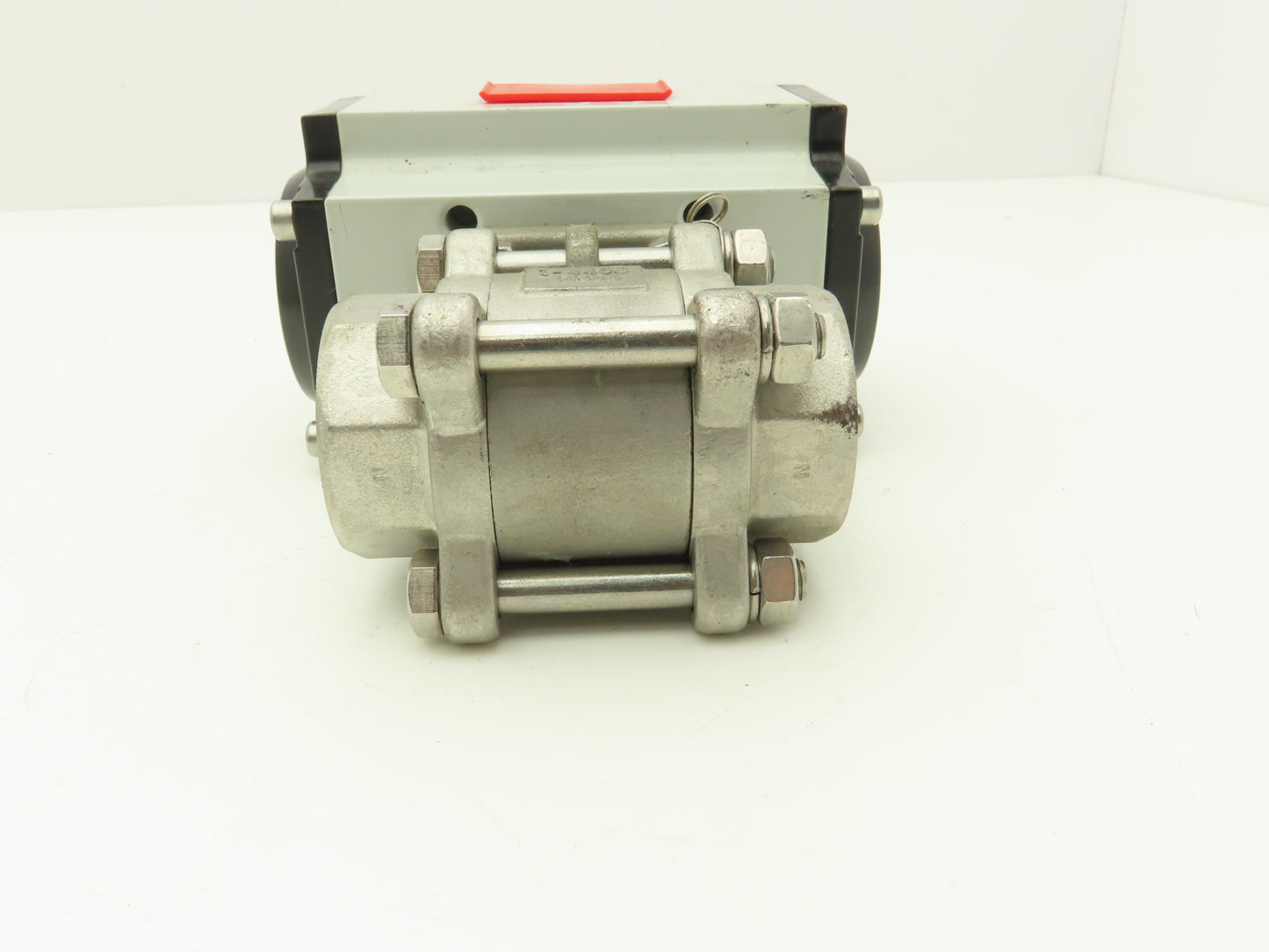 Dynaquip 1AWR5 Pneumatic Actuator with 1"NPT Stainless Ball Valve 80psi