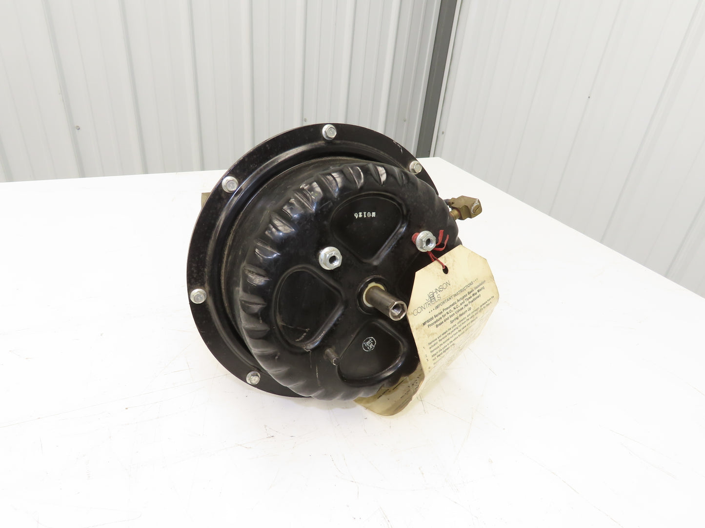 Johnson Controls MP843E Pneumatic Actuator with 2-Way Brass Globe Valve 2"NPT