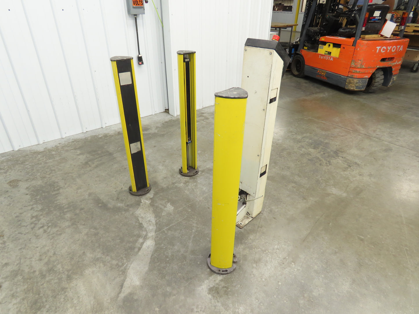 Sick 1015620 MSLE 02 25011 Light Curtain Set w/2 Mirror Stands & Control Station