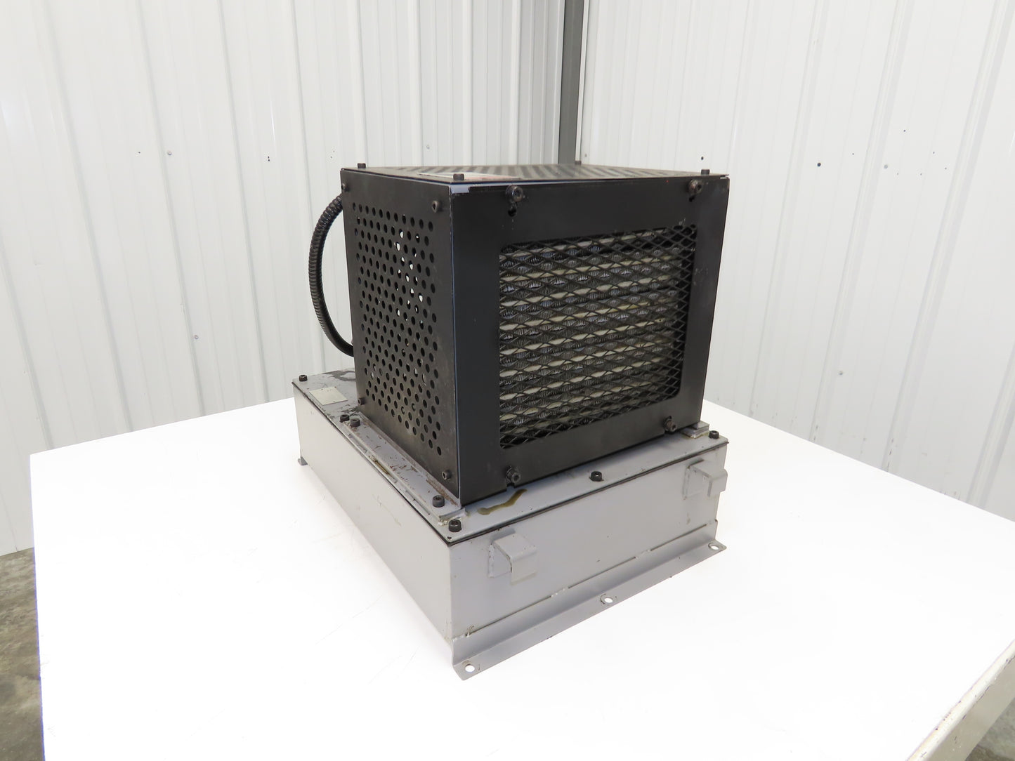 Nippon TOP-13MA Trochoid Spindle Oil Cooler Unit Pump 7 Gal Tank 220V Motor