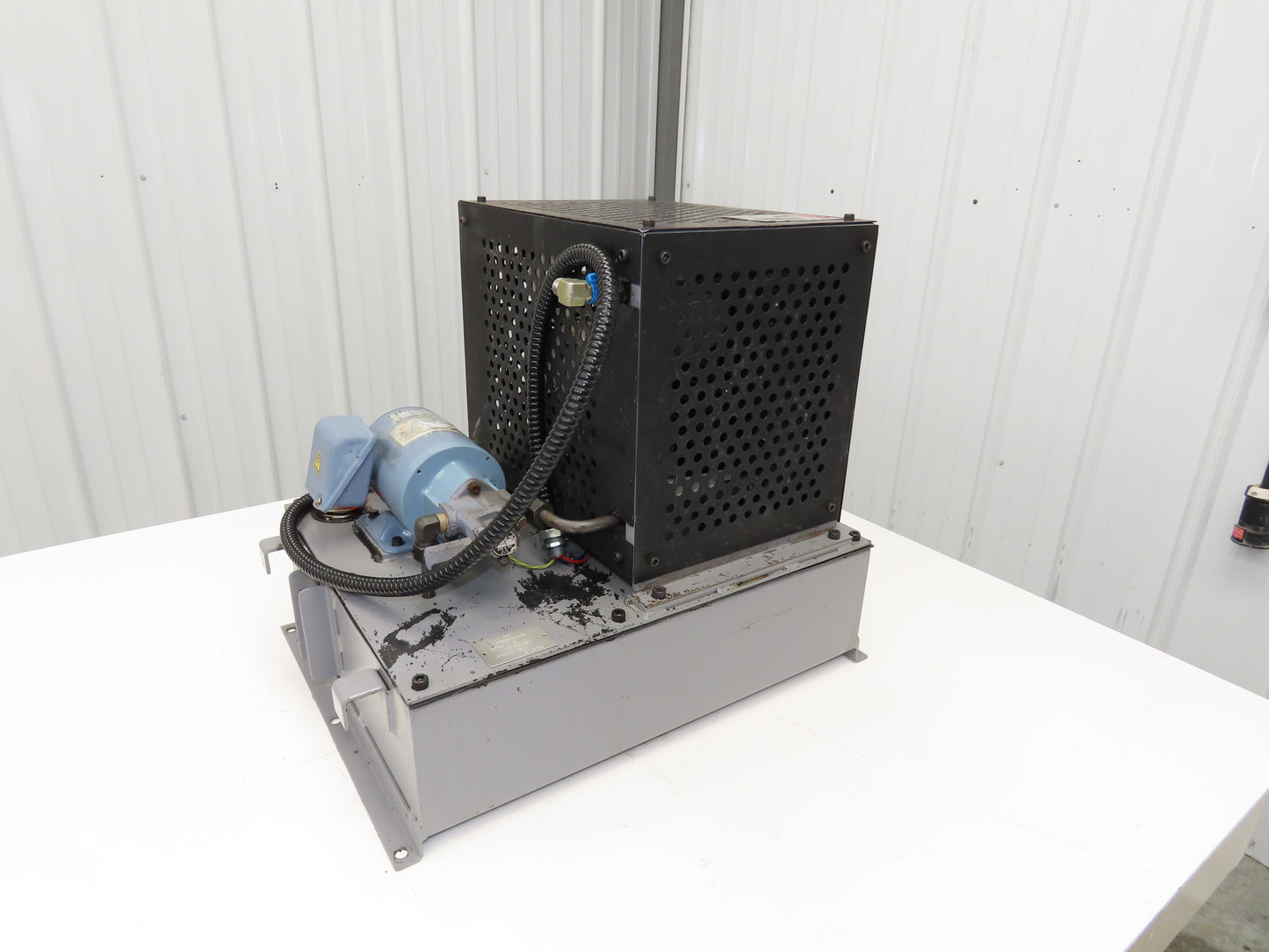 Nippon TOP-13MA Trochoid Spindle Oil Cooler Unit Pump 7 Gal Tank 220V Motor