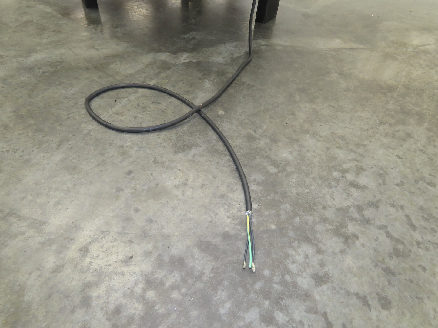 3/8" Steel Top Turn Table Work Bench 52"x25.25" 230/460V 3Ph