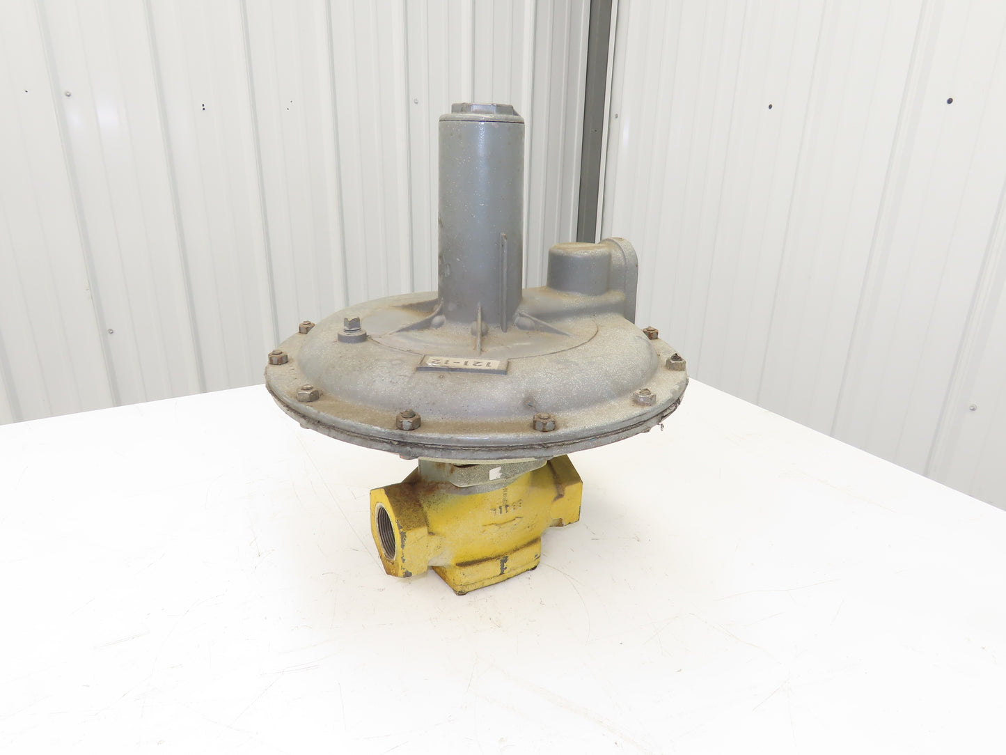 Equimeter 121-12 Gas Pressure Regulator 1-1/2" NPT 6-14" Spring