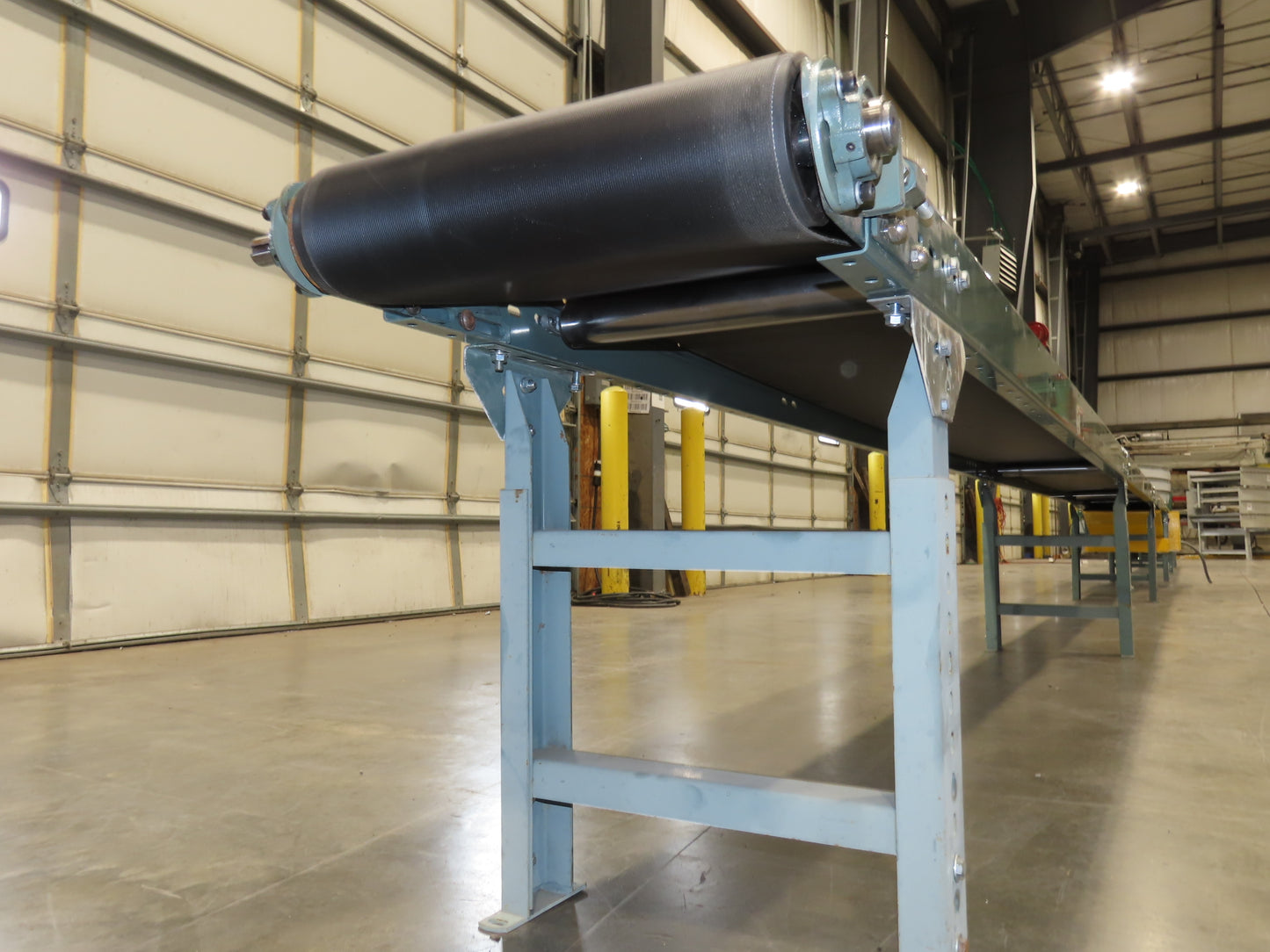 Hytrol 18"x 50' 10" Slider Bed Conveyor 15.5" Belt 2Hp 3PH Center Drive 50FPM