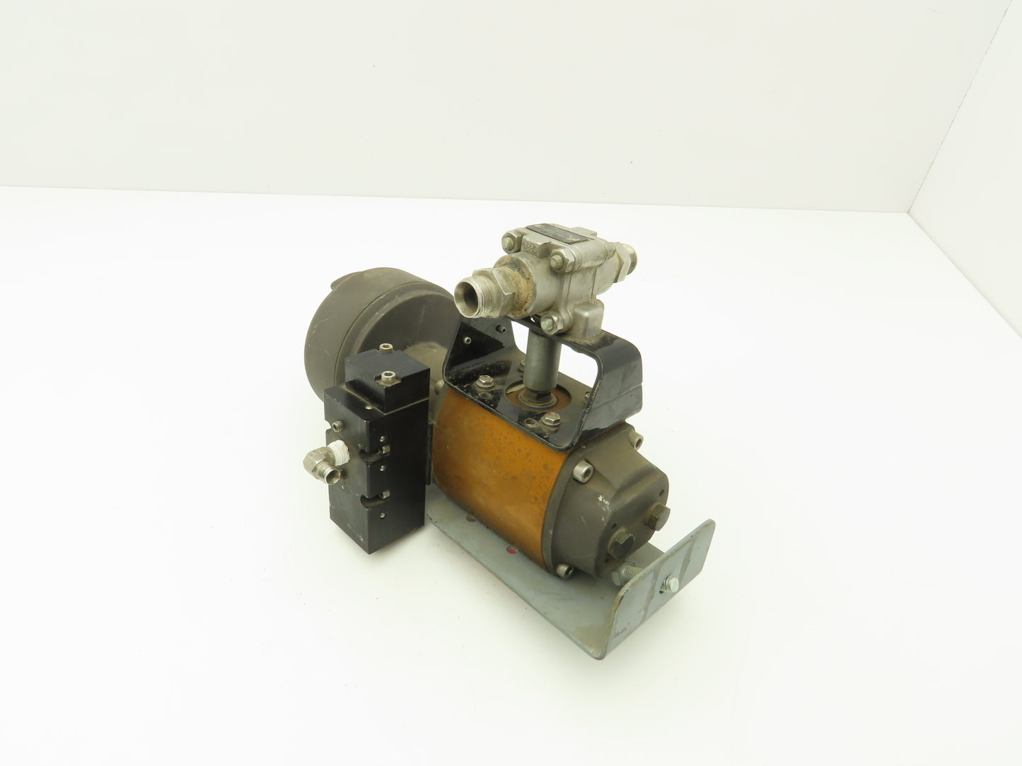 Flowserve MK501 Pneumatic Actuator with 1/2"NPT Stainless Ball Valve 1440 CWP