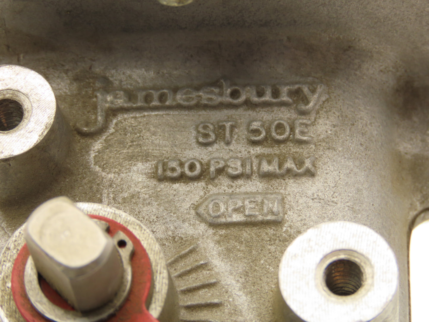 Jamesbury 1 1/2" 4CX 3600 MT3 316SS Socket Ball Valve & Pneumatic Actuator ST50E