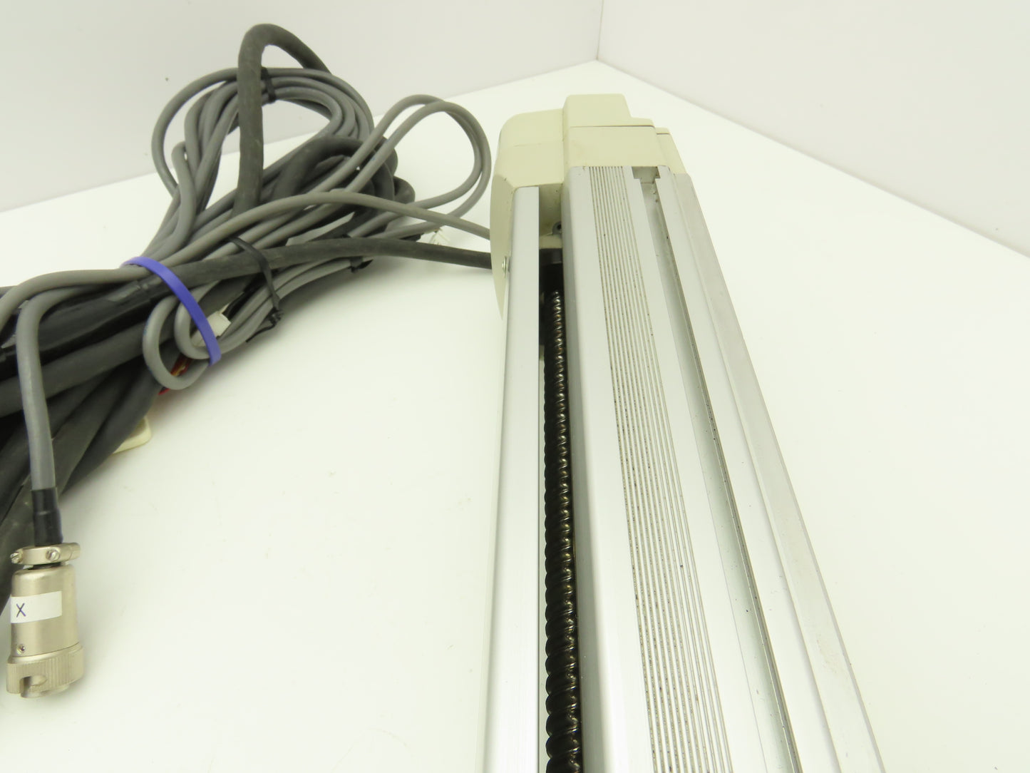 IAI IS-S-Z-M-8-60-400L Motorized Cylinder Linear Screw Actuator 400mm Stroke