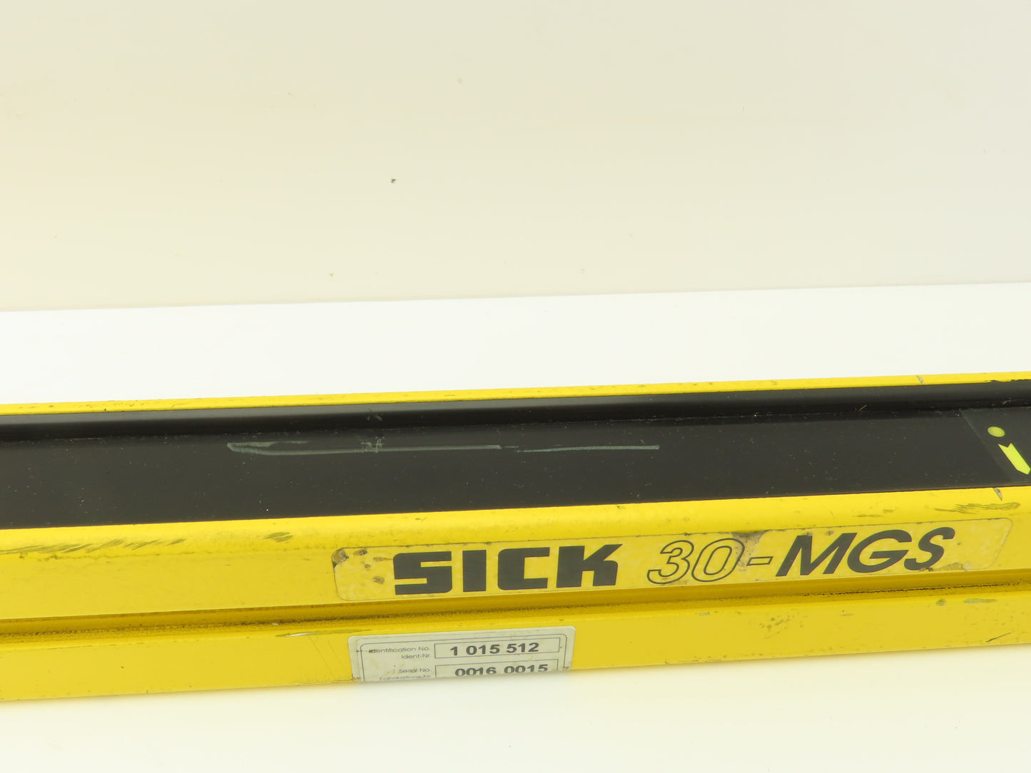 Sick MGSS90-12 Safety Light Curtain Transmitter Sender 900mm Scratches In Lens