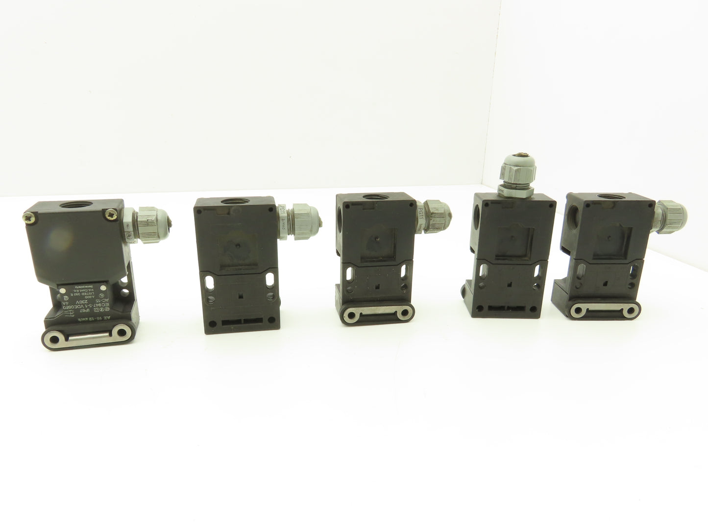 Schmersal AZ16-12ZVRK Safety Interlock Switch 1/NO 2/NC Contacts  Lot of 5
