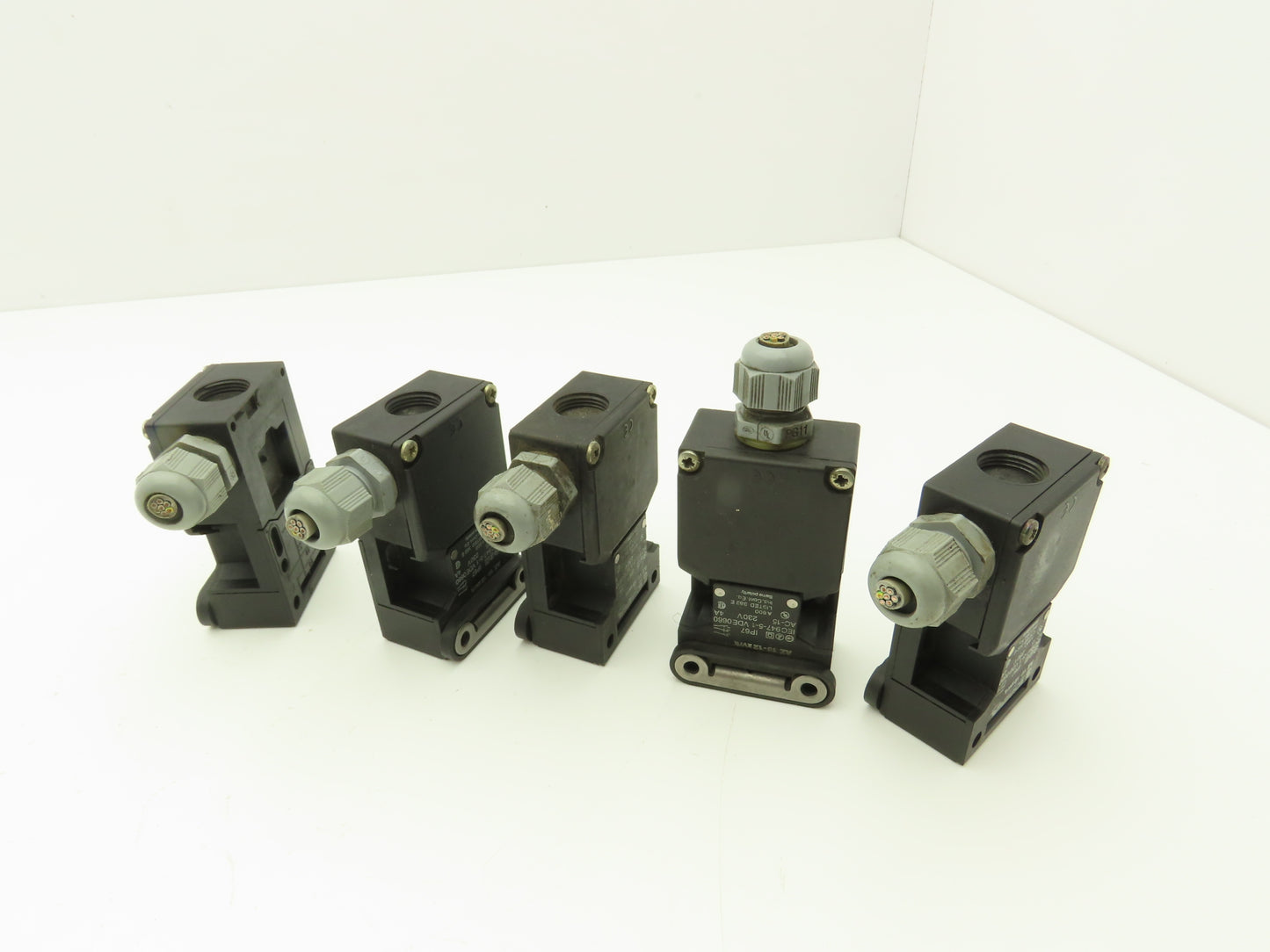 Schmersal AZ16-12ZVRK Safety Interlock Switch 1/NO 2/NC Contacts  Lot of 5