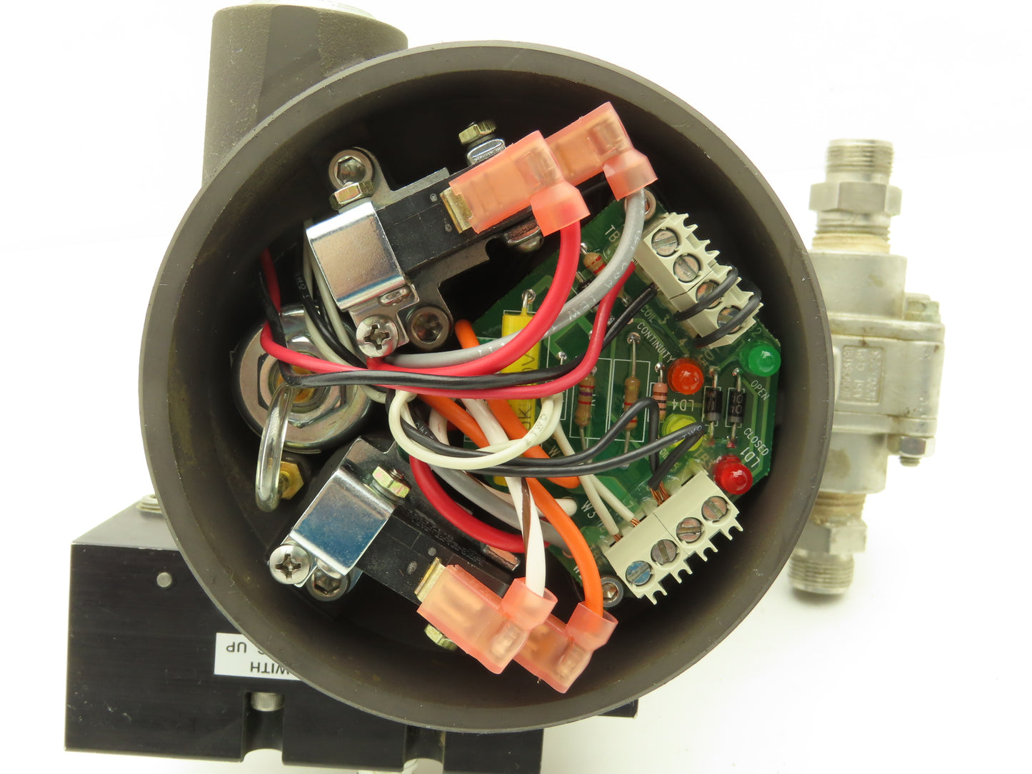 Flowserve 10I 39 SZMS24A P BC R6 Pneumatic Actuator with 1/2"NPT SS Ball Valve