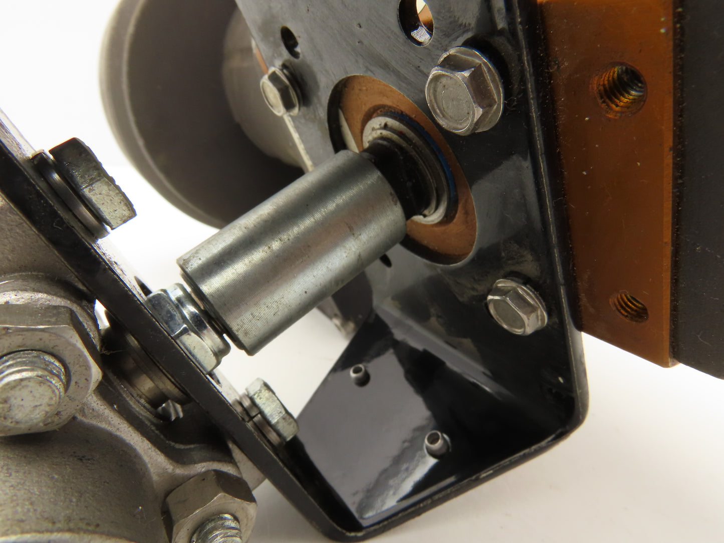 Flowserve 10I9 39 SZMS24A P BC R6 Pneumatic Actuator with 1/2"NPT SS Ball Valve