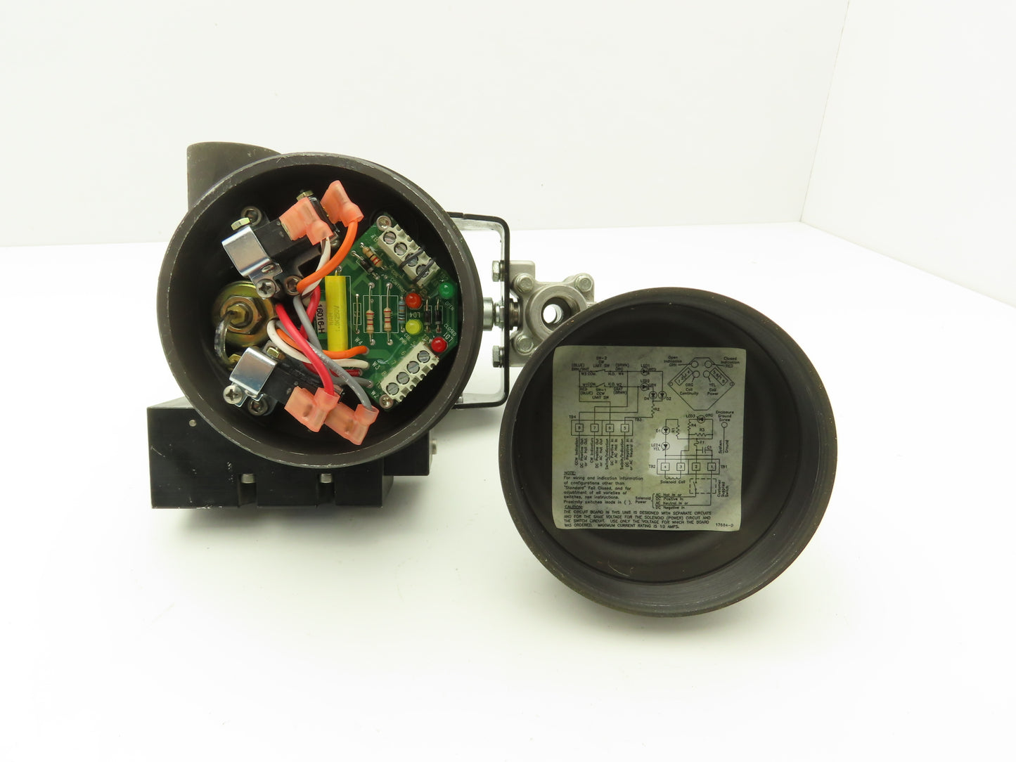 Flowserve 10I9 39 SZMS24A P BC R6 Pneumatic Actuator with 1/2"NPT SS Ball Valve