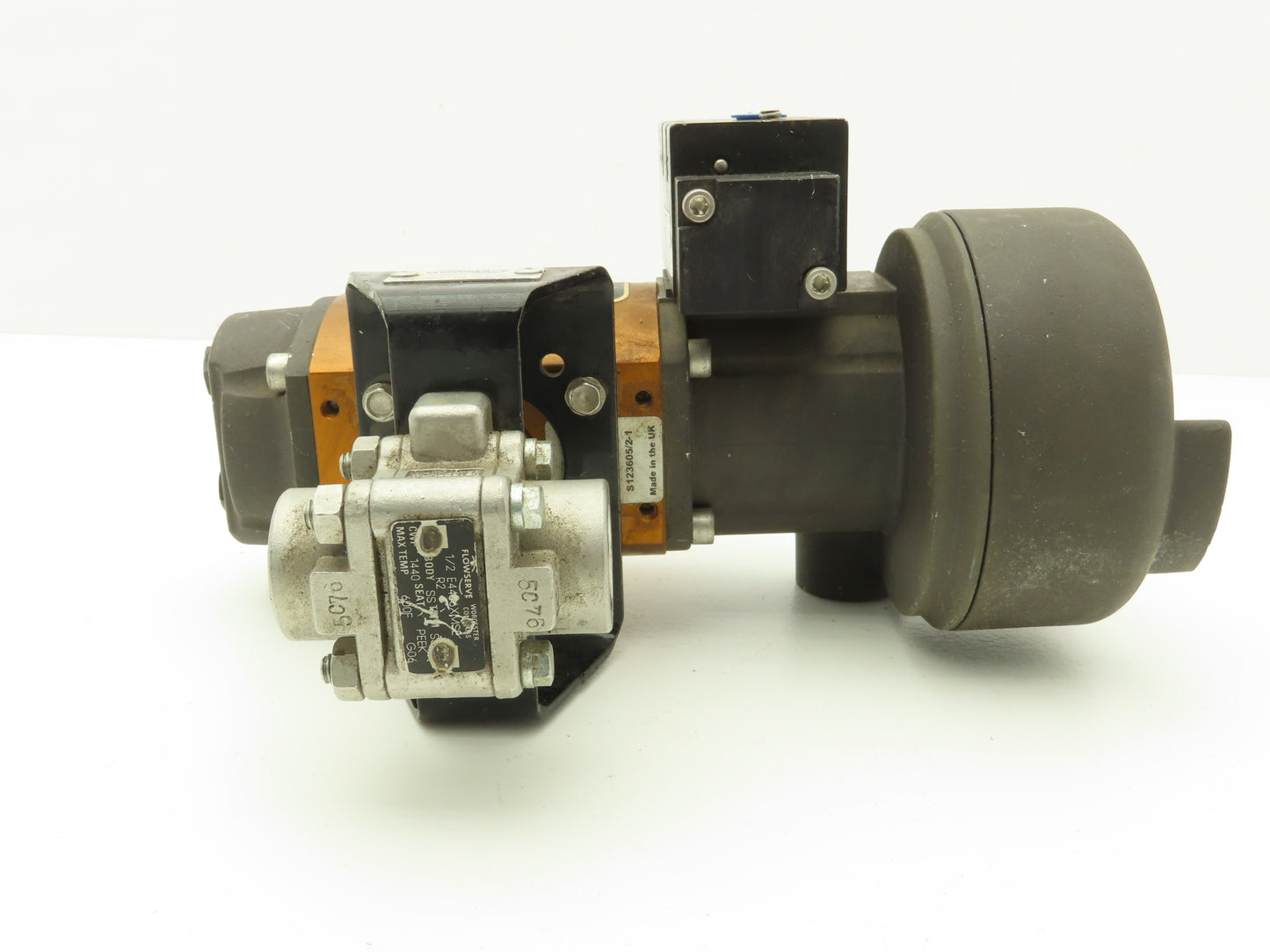 Flowserve 10I9 39 SZMS24A P BC R6 Pneumatic Actuator with 1/2"NPT SS Ball Valve