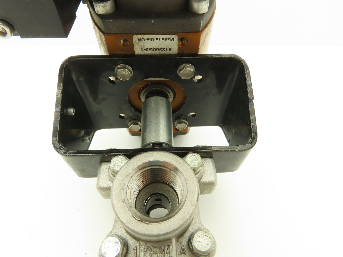 Flowserve 10I9 39 SZMS24A P BC R6 Pneumatic Actuator with 1/2"NPT SS Ball Valve