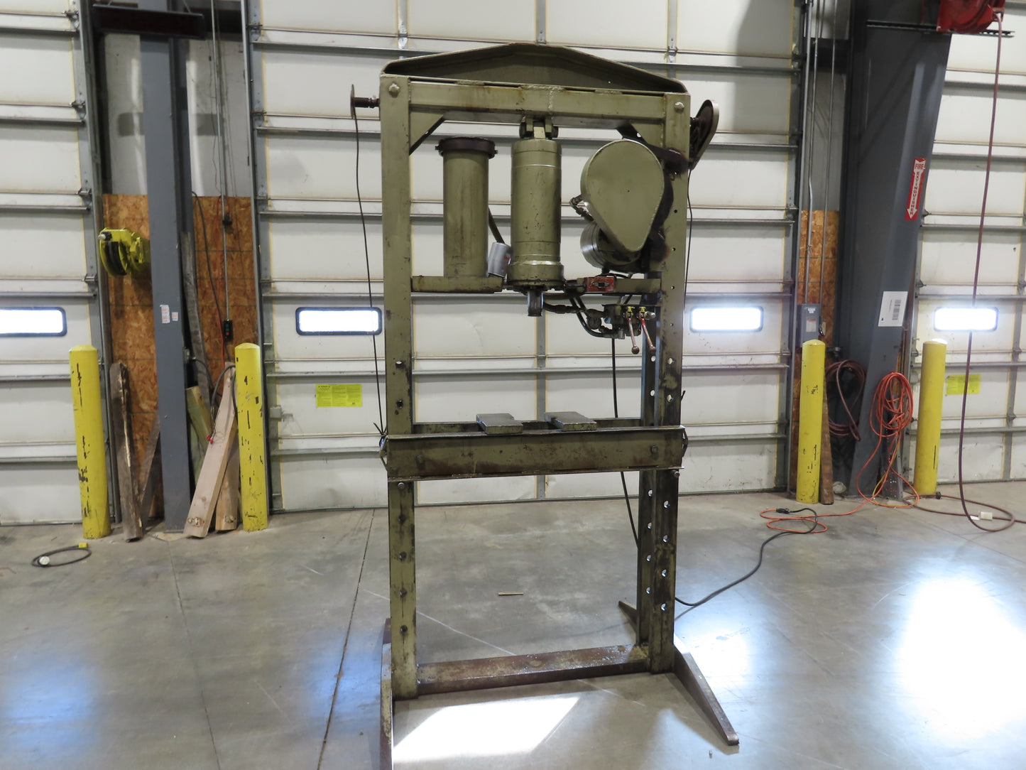 Hydraulic Press 20 Ton H Frame 120V Powered Pump Double Acting Cylinder