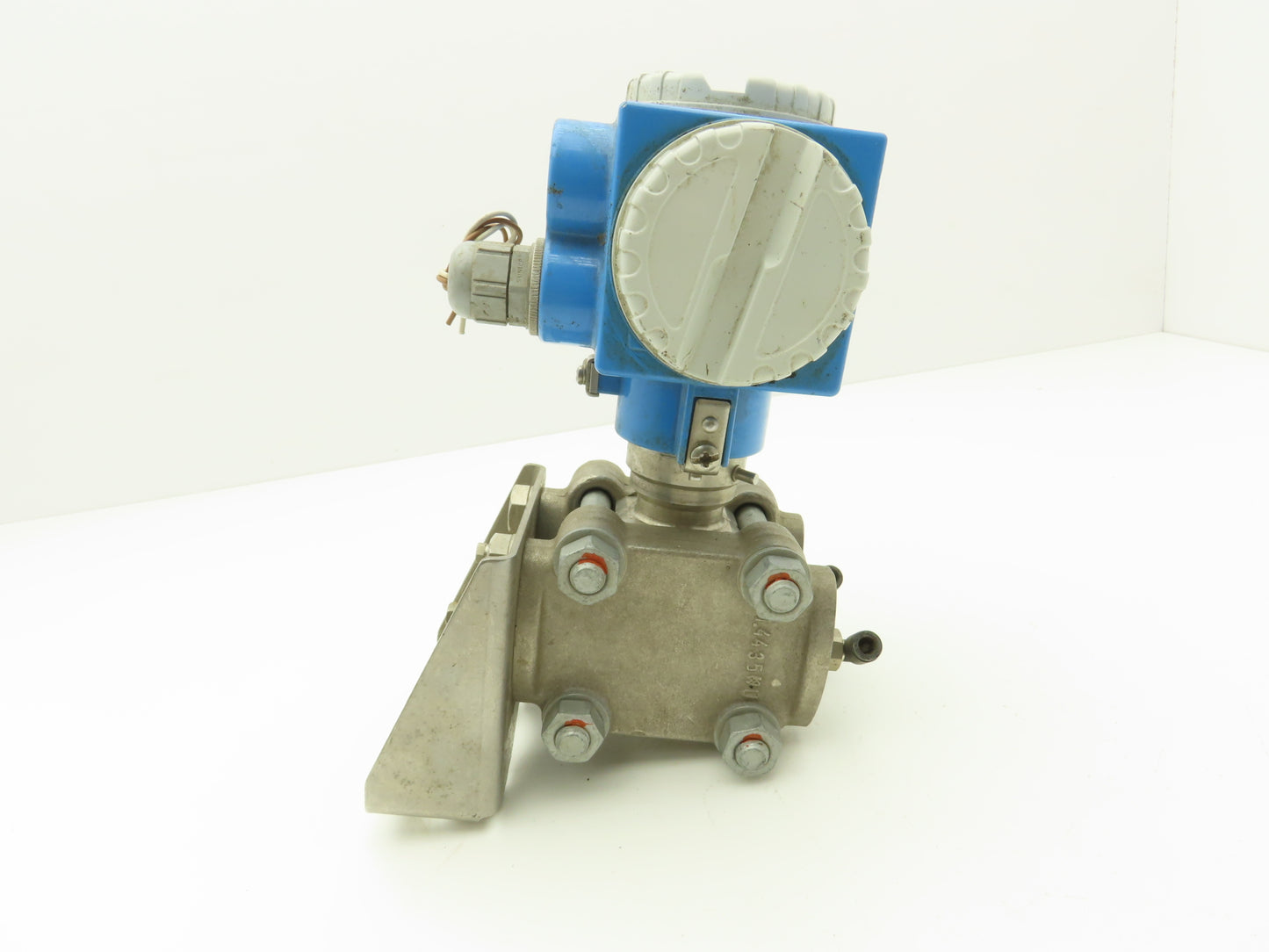 Endress Hauser PMD235-KH4A9EH1D HART Pressure Transmitter -4 to 4"H2O 2400psi