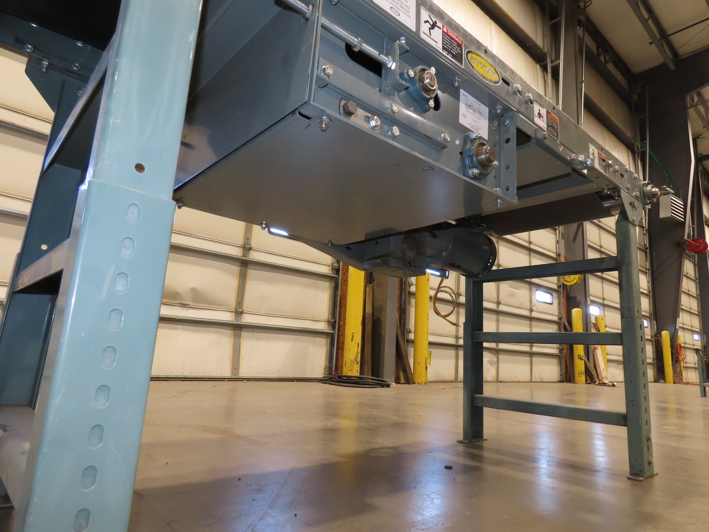 Hytrol 24"x 15' 10" Slider Bed Conveyor 18"Belt 1Hp 3PH Center Drive 150FPM