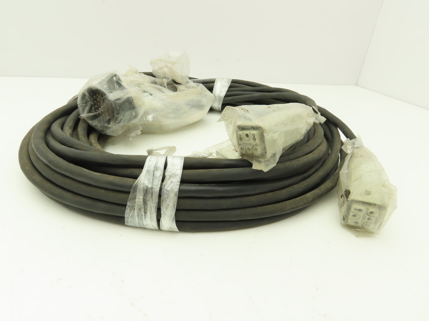 Kawasaki 50975-2787 Rev B E3 Robot Cable 37-Pin to 3 6-pin Square Connector