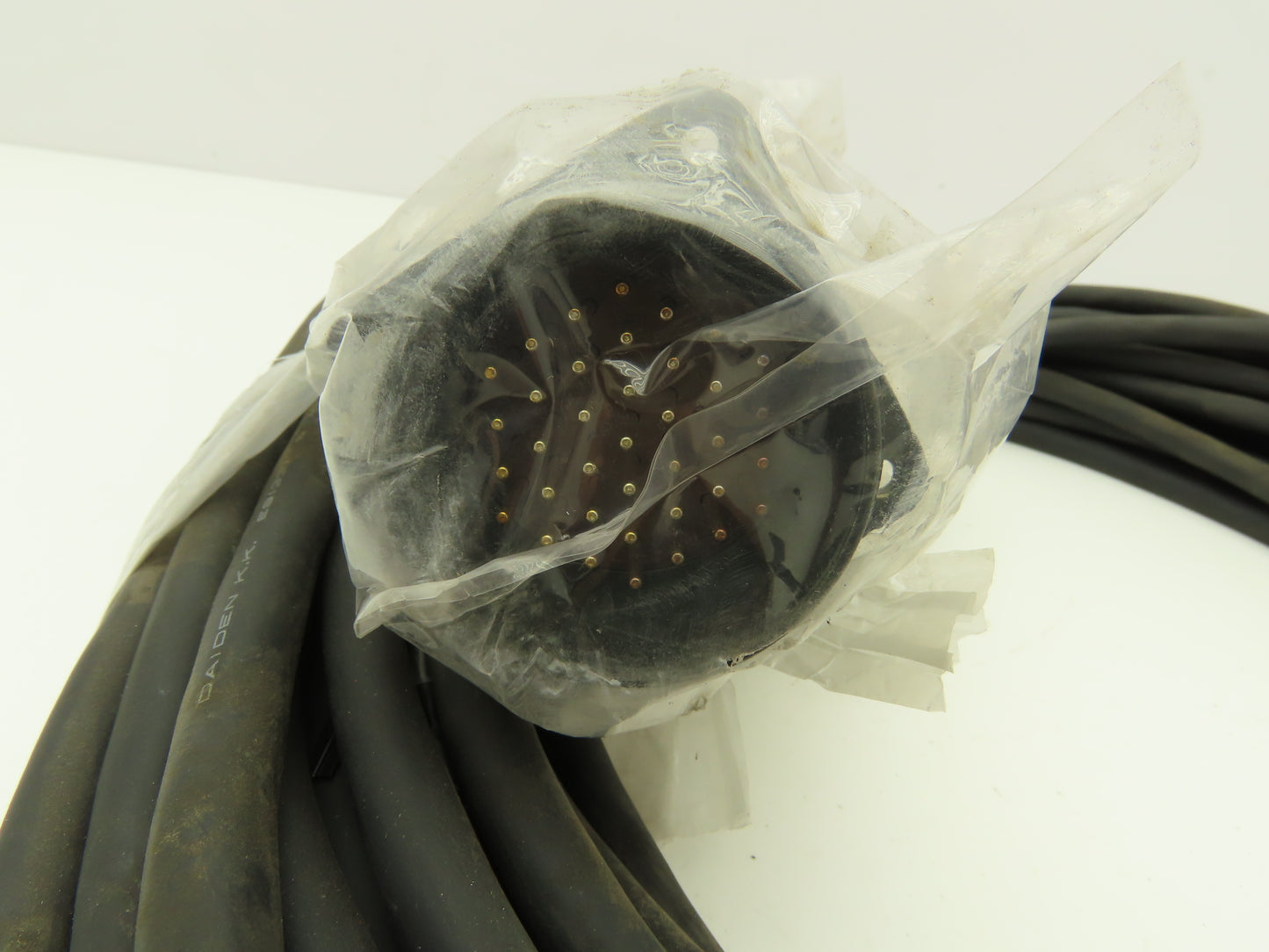 Kawasaki 50975-2787 Rev B E3 Robot Cable 37-Pin to 3 6-pin Square Connector