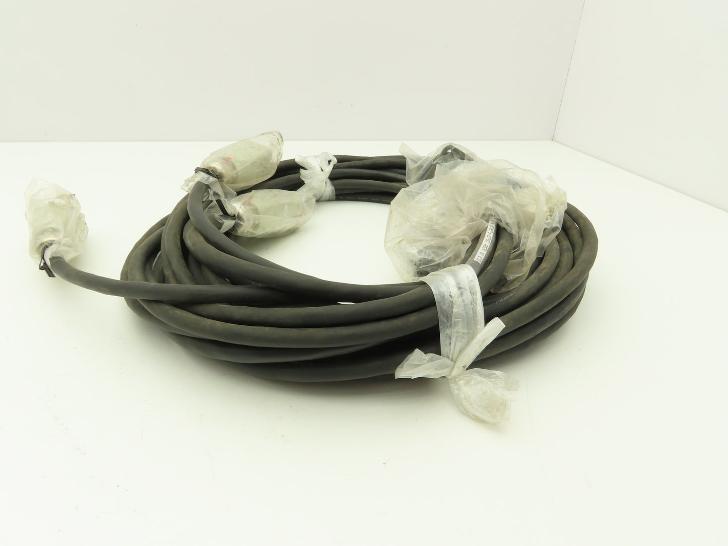 Kawasaki 50975-2787 Rev B E3 Robot Cable 37-Pin to 3 6-pin Square Connector