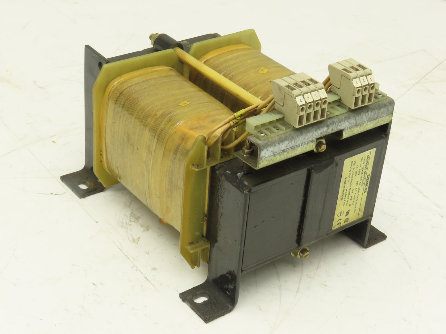 Siemens 4AM9995-0AR30-0J Stepdown Power Transformer 2.5kva HV400/380V LV110/24V