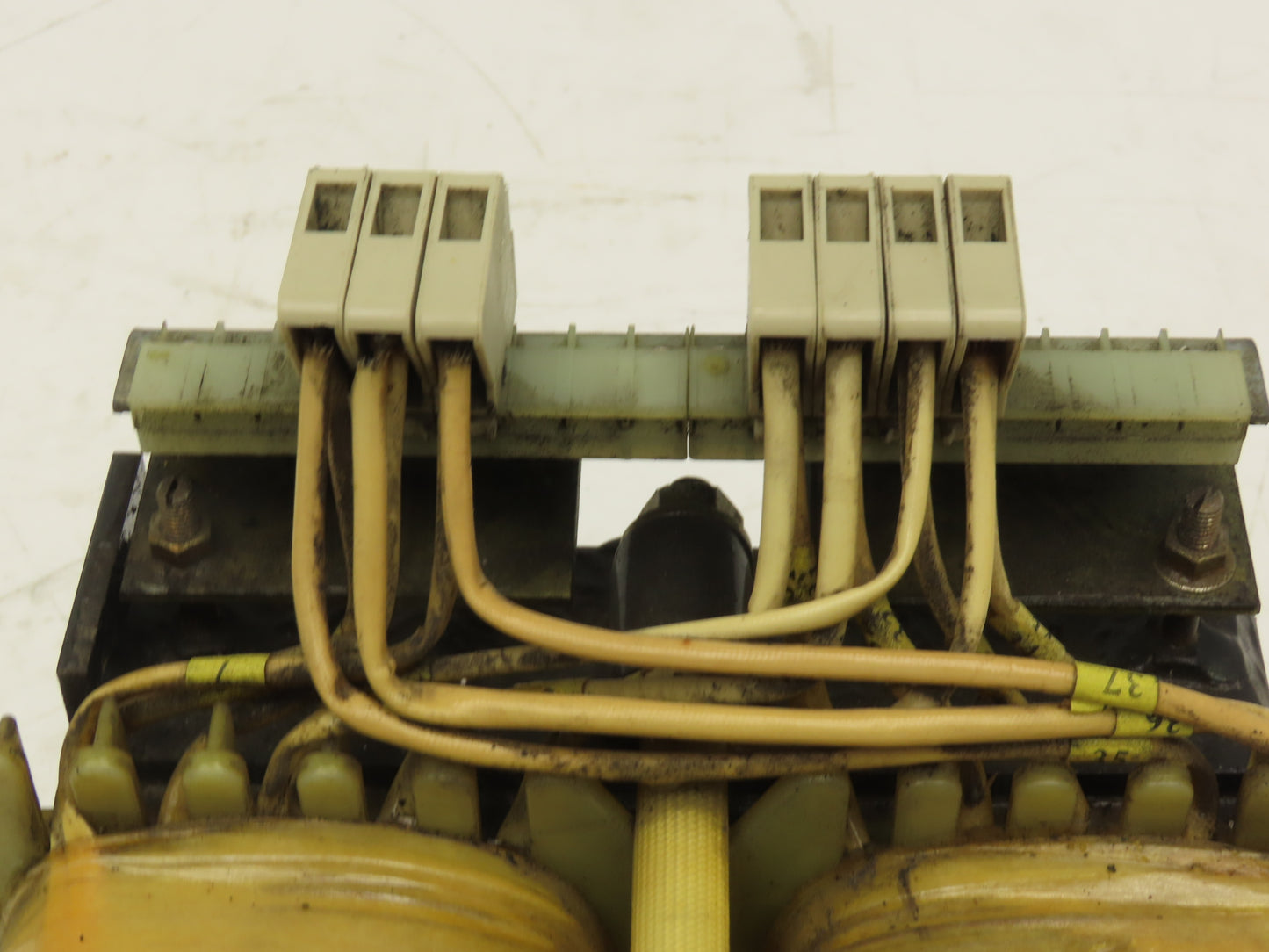 Siemens 4AM9995-0AR30-0J Stepdown Power Transformer 2.5kva HV400/380V LV110/24V