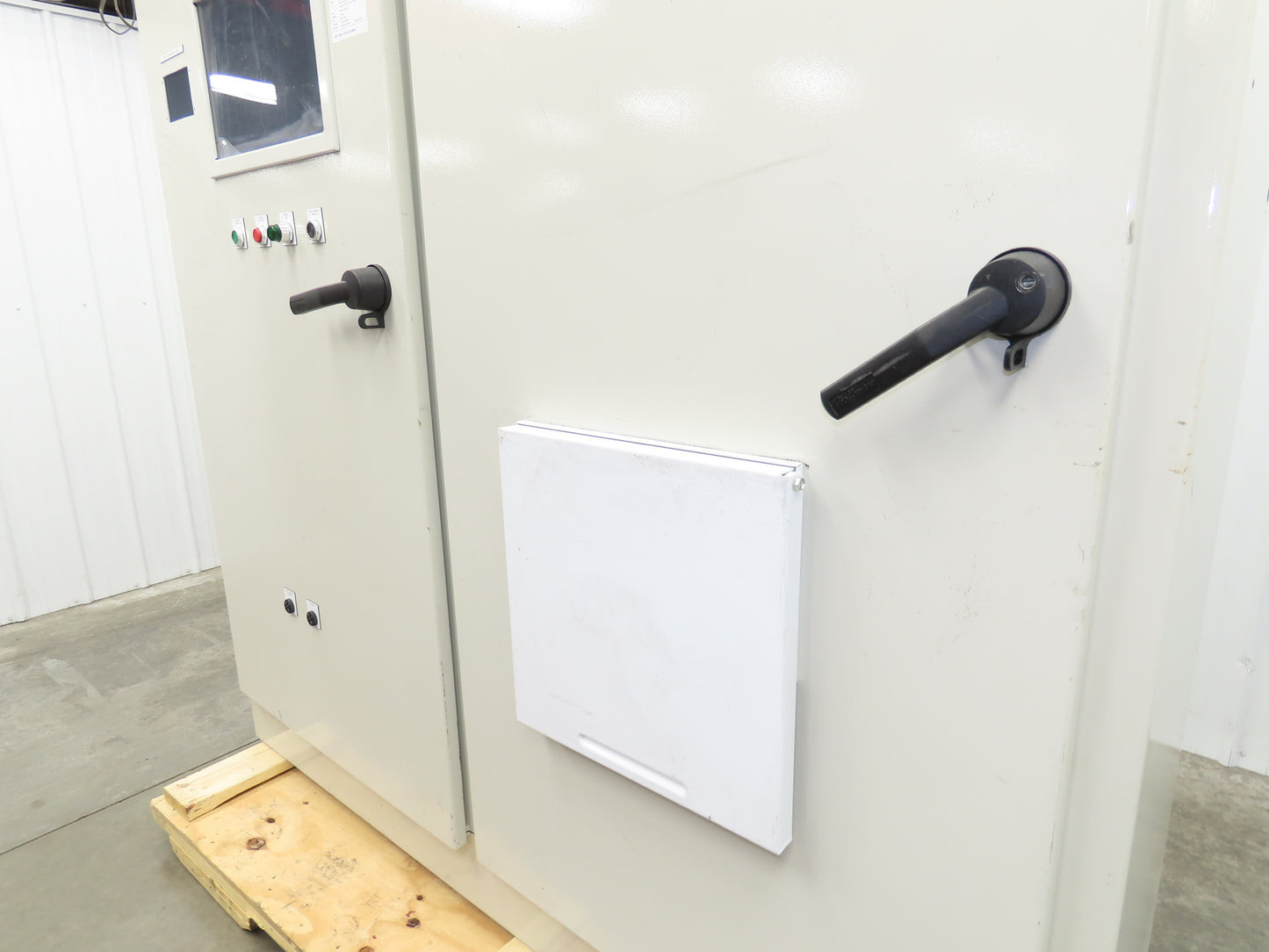 Hoffman A90XM7818FTCLP Electrical Enclosure 90x78x18" Control Box 200A Dis