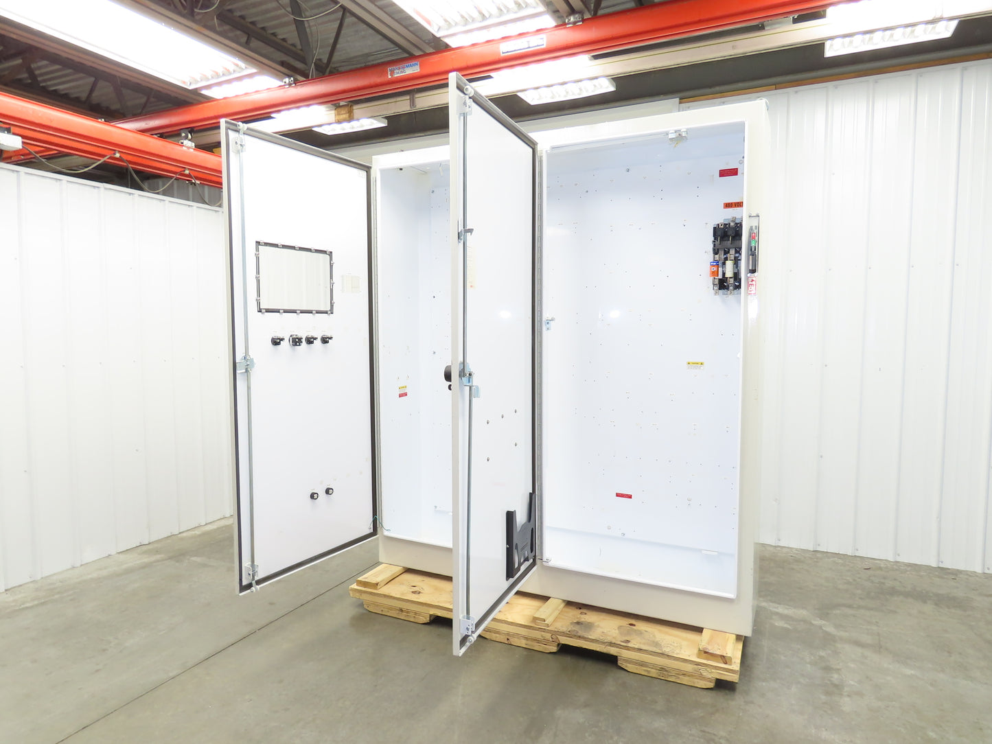 Hoffman A90XM7818FTCLP Electrical Enclosure 90x78x18" Control Box 200A Dis