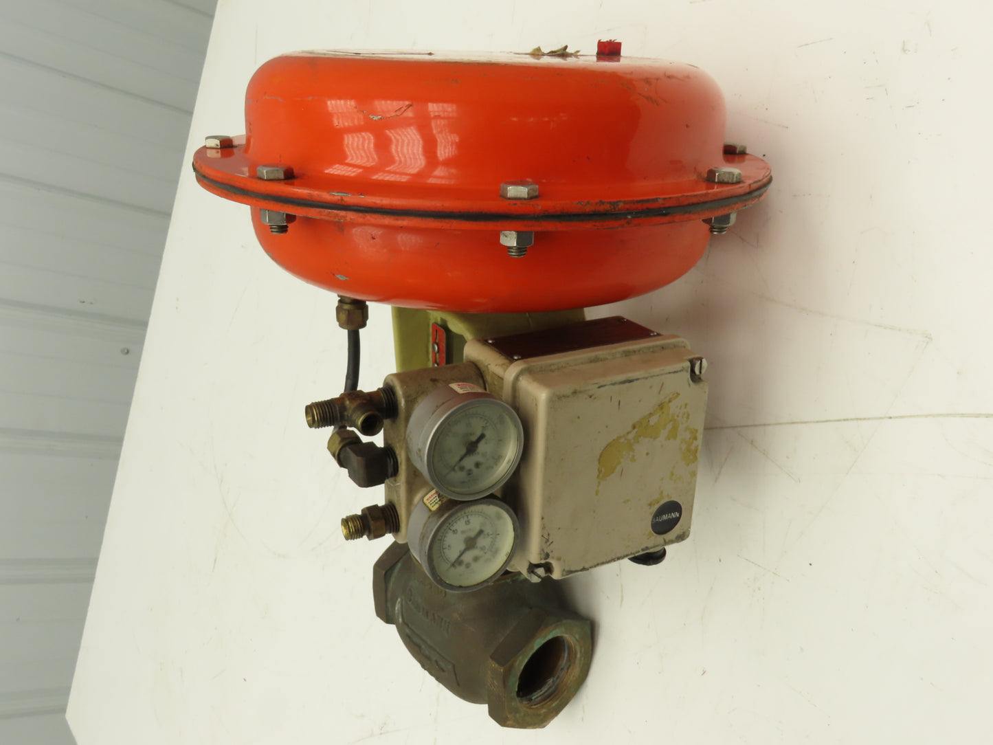 HD Baumann 54-24 588 Pneumatic Diaphragm Actuator 1-1/2"NPT Bronze Globe Valve