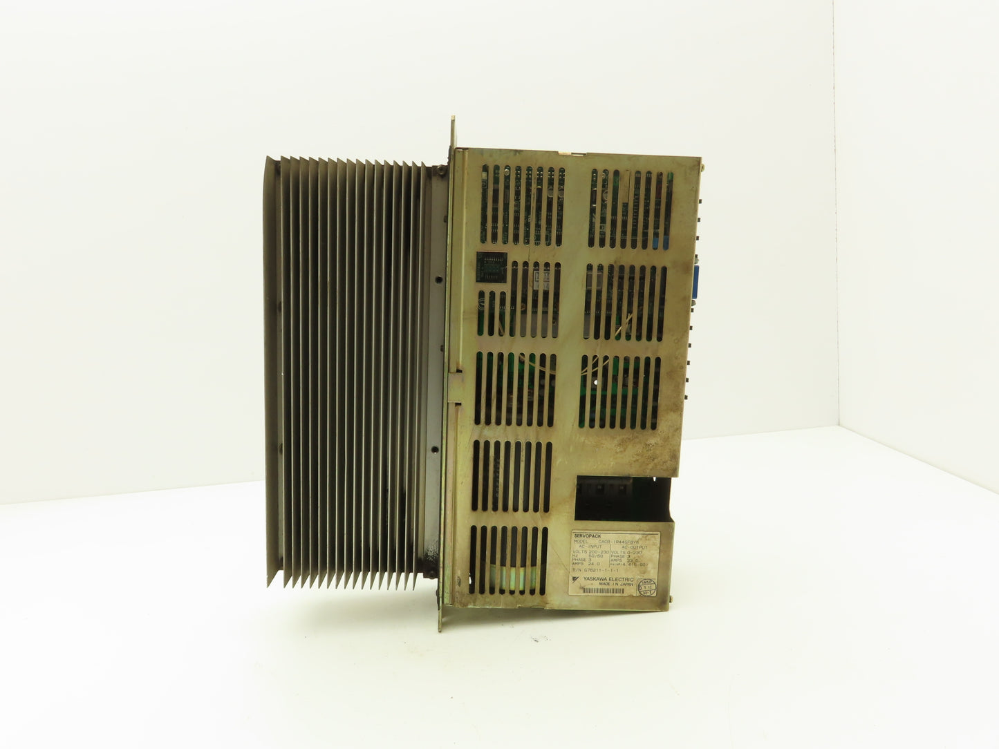 Yaskawa CACR-IR44SFBY8 P00 B12 Servo Drive Controller Servopack 5.9Hp 230VAC 3Ph